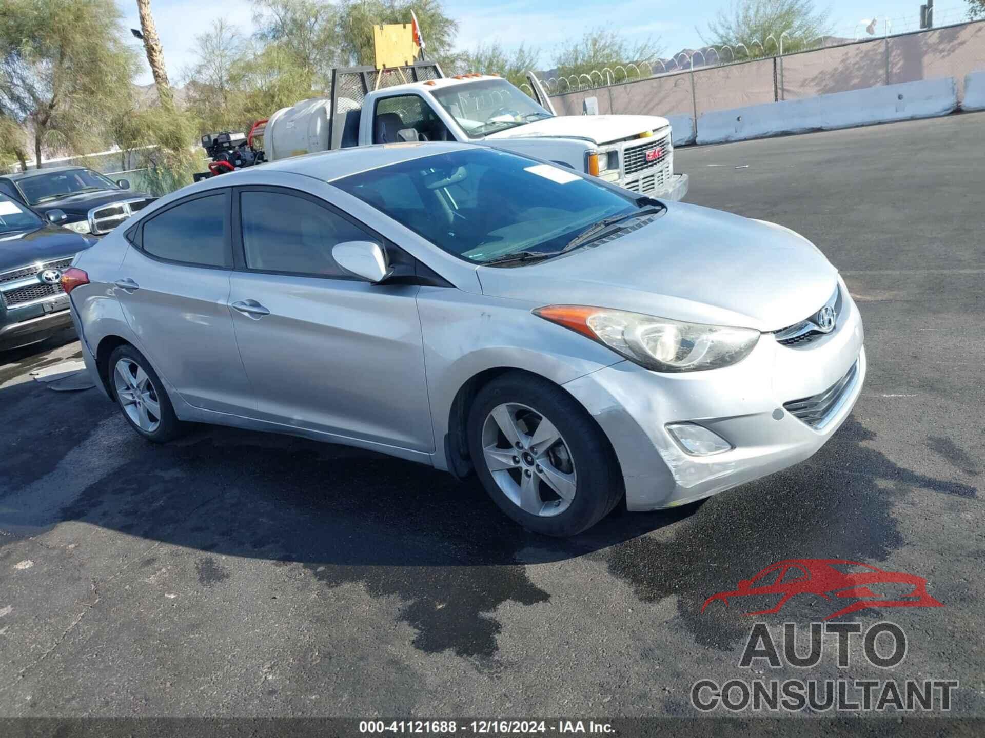 HYUNDAI ELANTRA 2013 - KMHDH4AEXDU664148