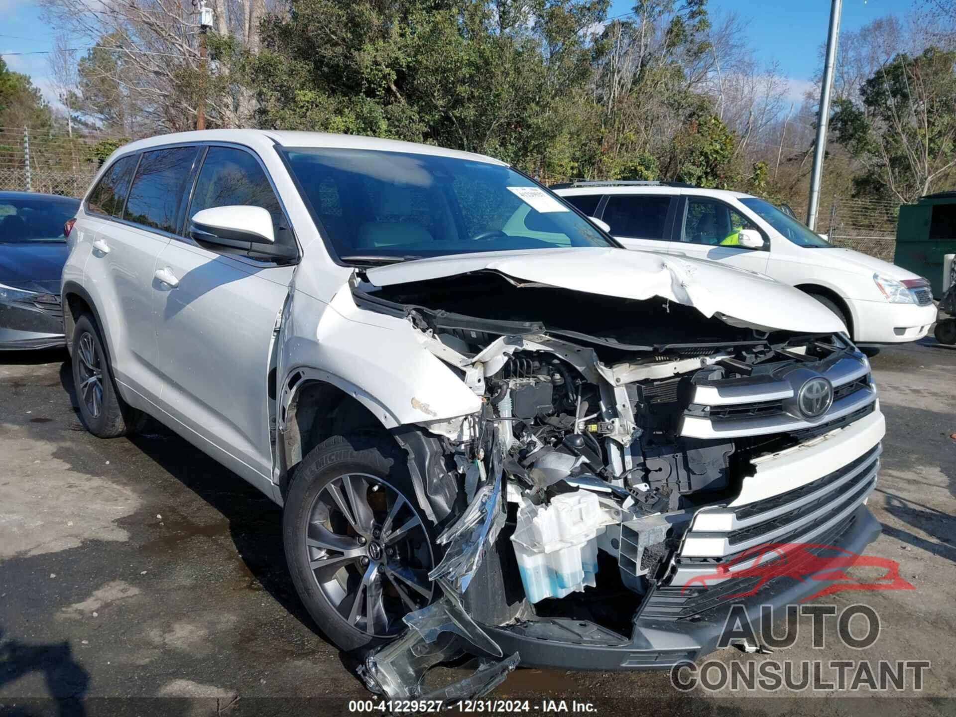 TOYOTA HIGHLANDER 2017 - 5TDZARFH1HS031546