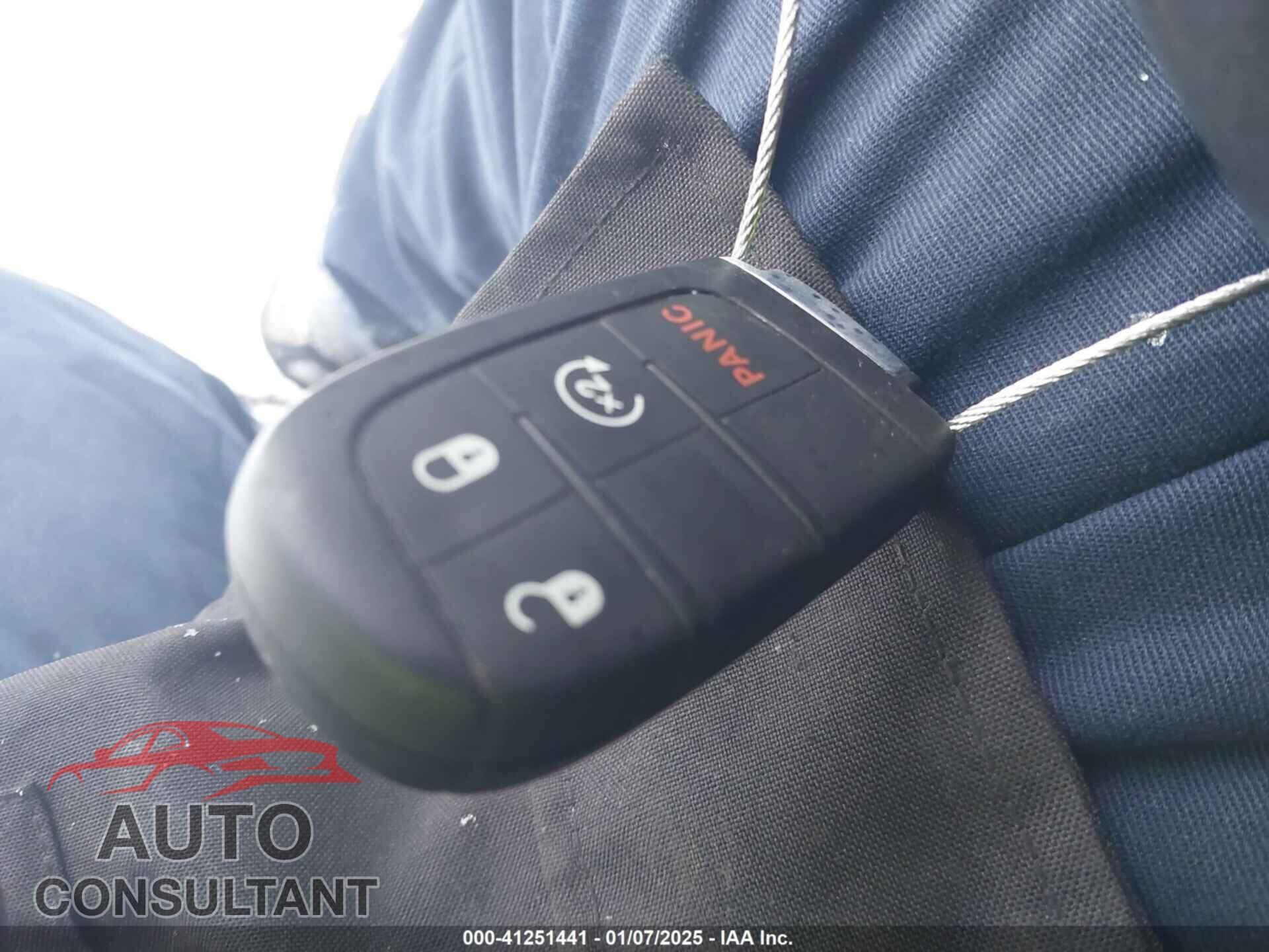 JEEP COMPASS 2019 - 3C4NJDCB3KT683020