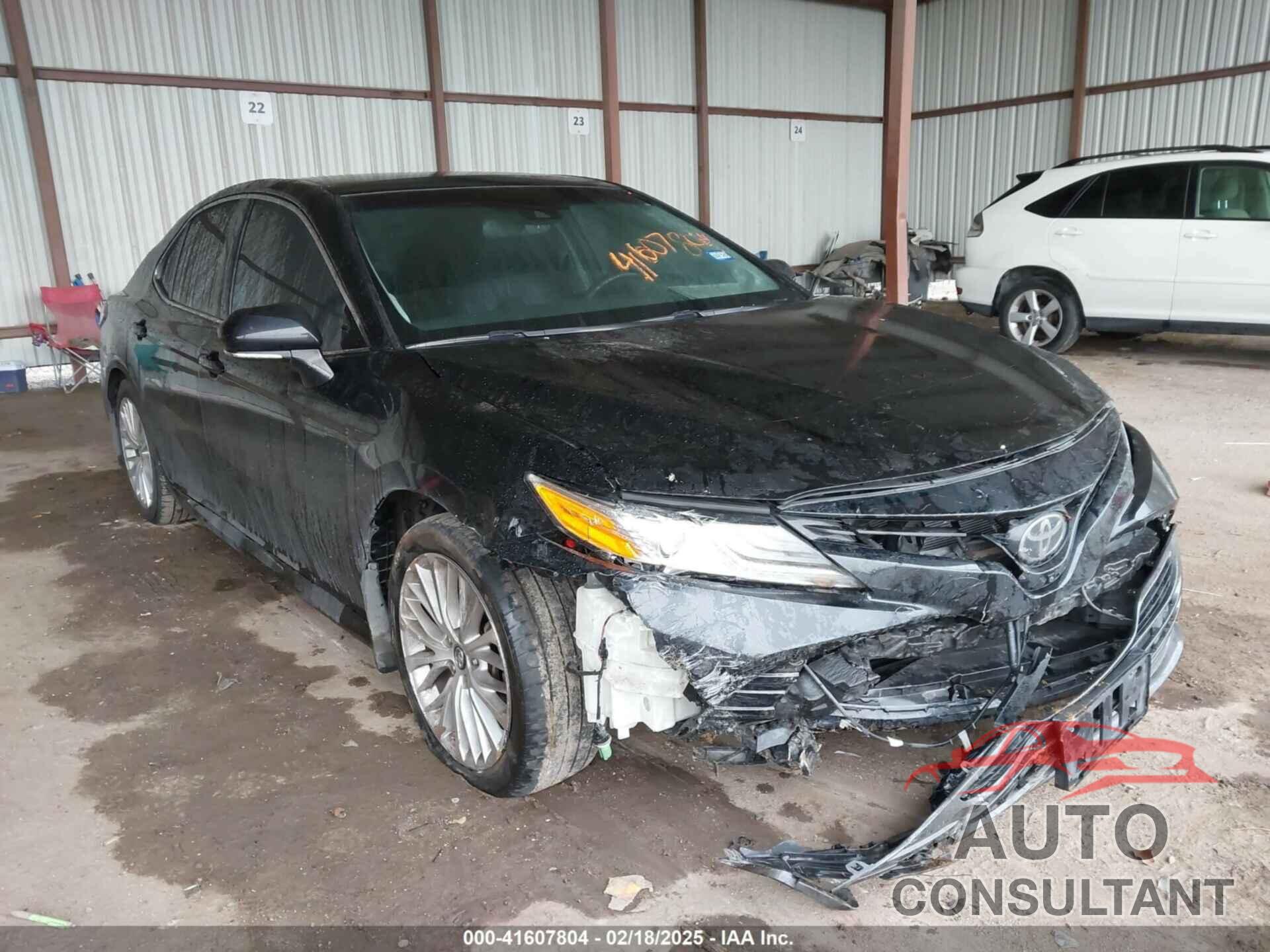 TOYOTA CAMRY 2018 - 4T1B11HK9JU060107