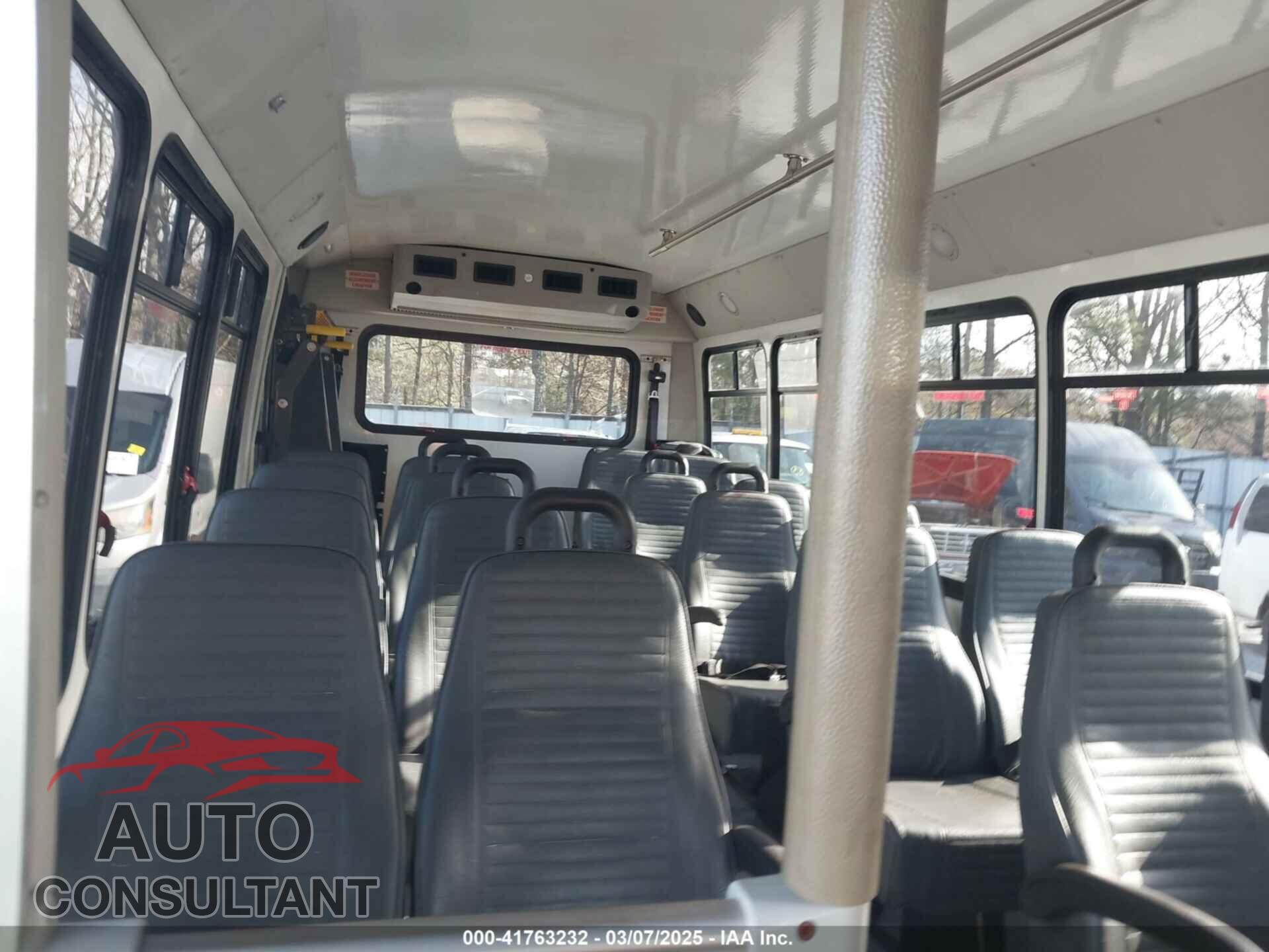 FORD E-450 CUTAWAY 2019 - 1FDFE4FS9KDC07361