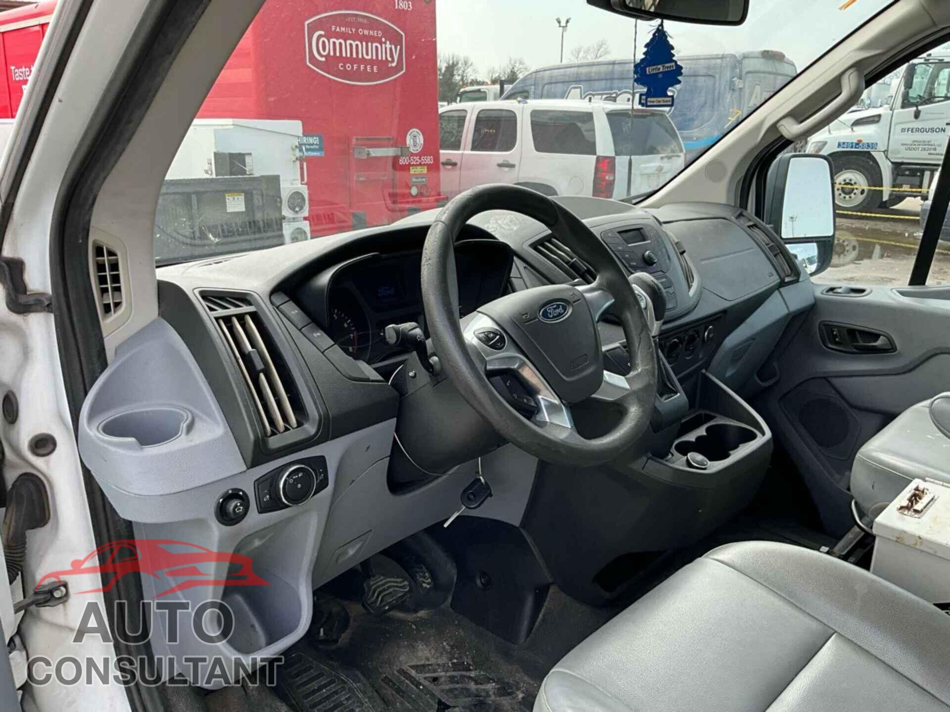 FORD TRANSIT-150 2017 - 1FTYE1YM8HKA76809