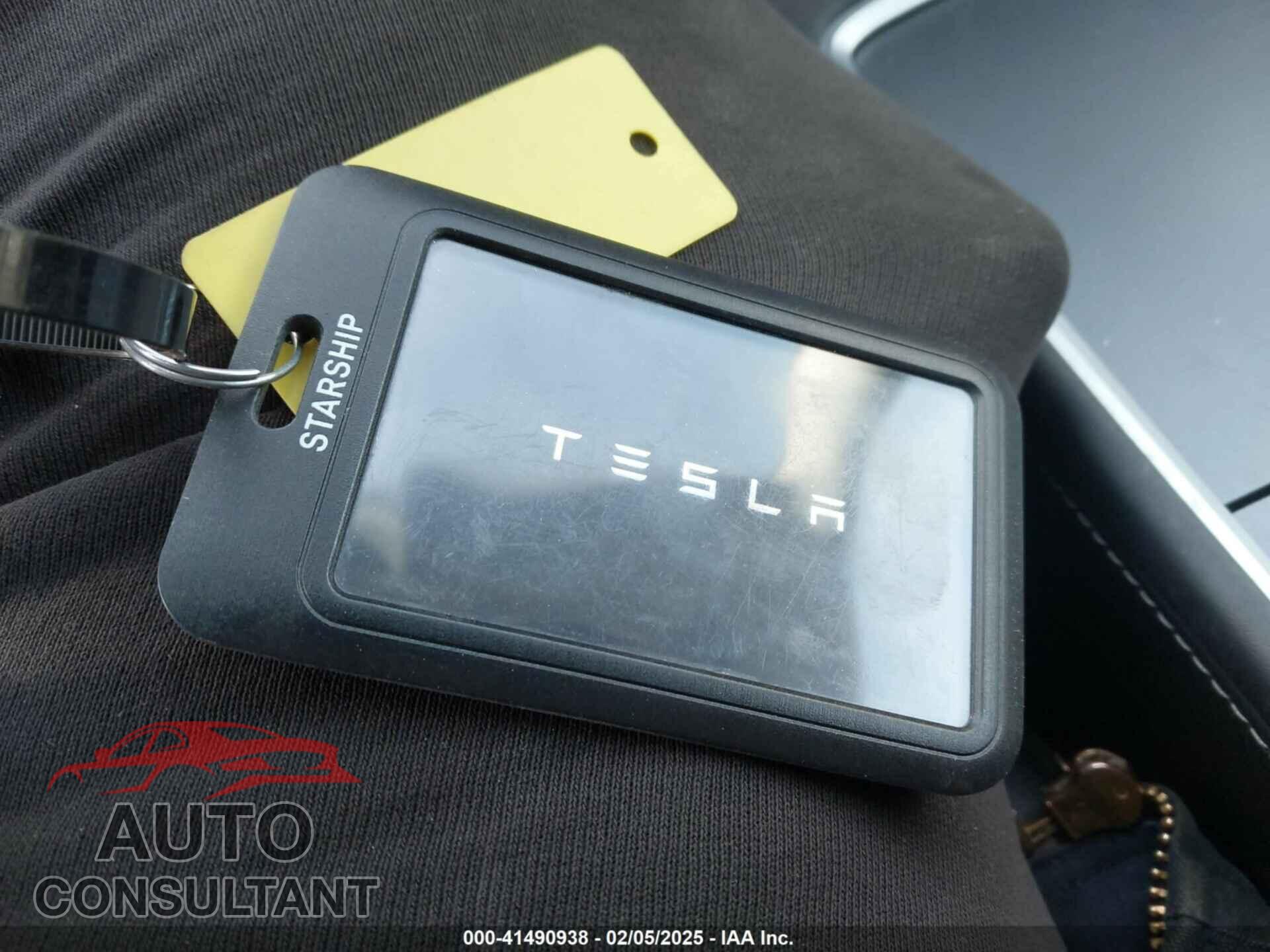 TESLA MODEL 3 2021 - 5YJ3E1EB4MF099217
