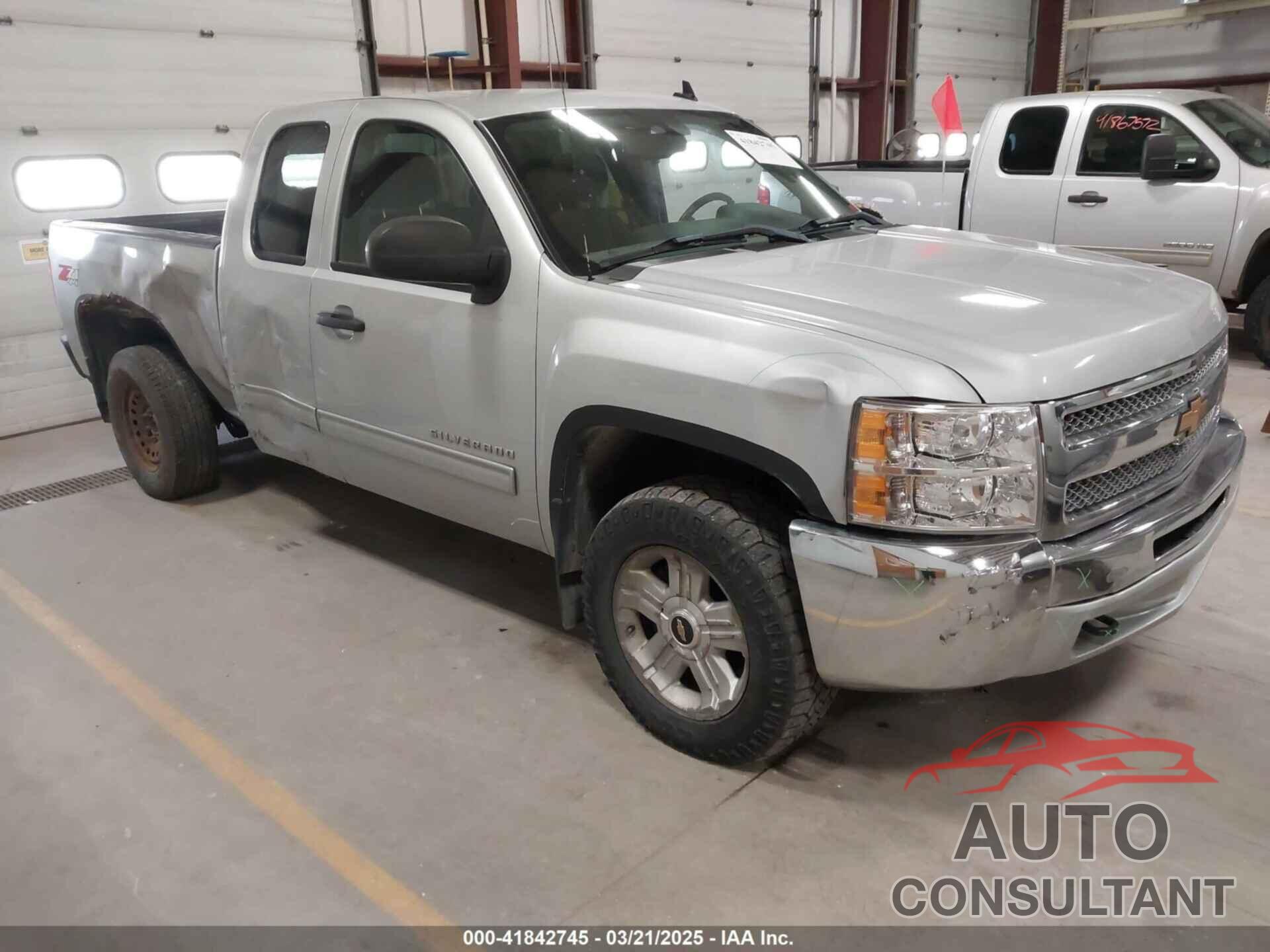 CHEVROLET SILVERADO 1500 2013 - 1GCRKSE73DZ328002