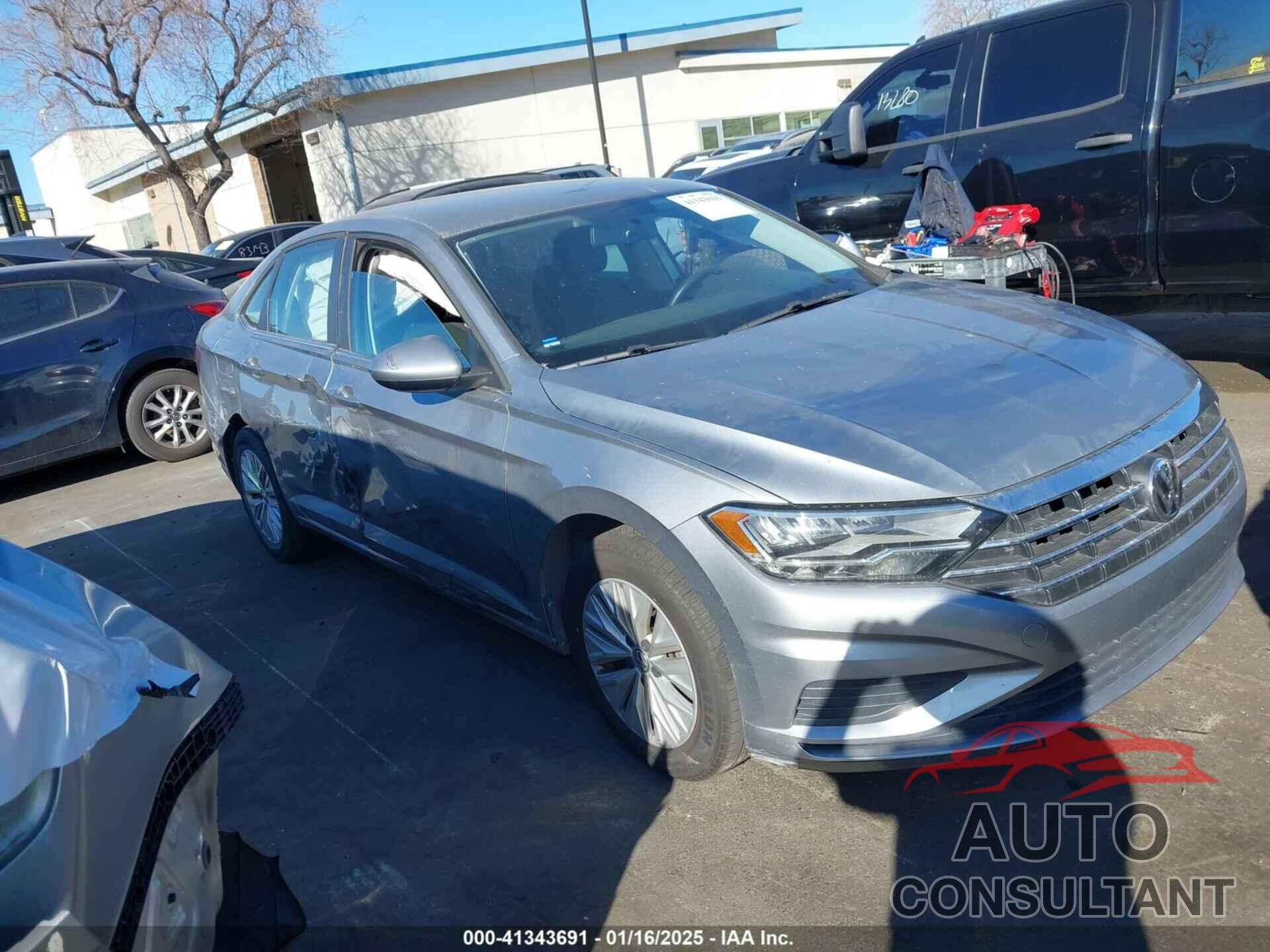 VOLKSWAGEN JETTA 2019 - 3VWN57BU0KM215391