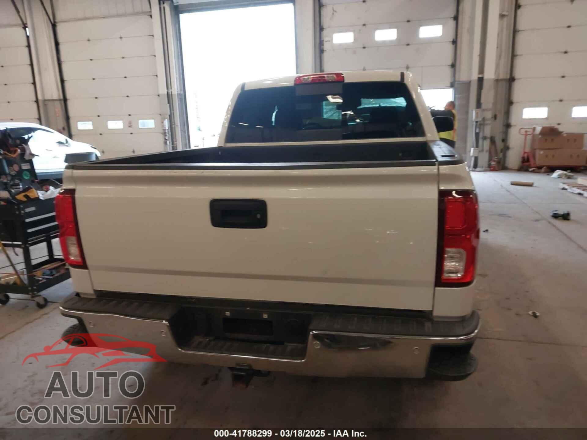 CHEVROLET SILVERADO 1500 2018 - 3GCUKSEC5JG596830