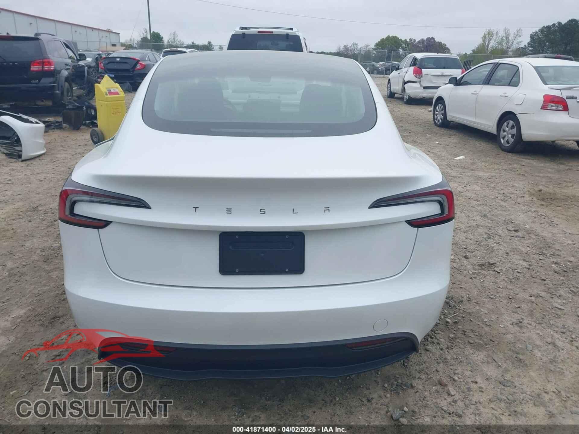 TESLA MODEL 3 2024 - 5YJ3E1EA5RF732502