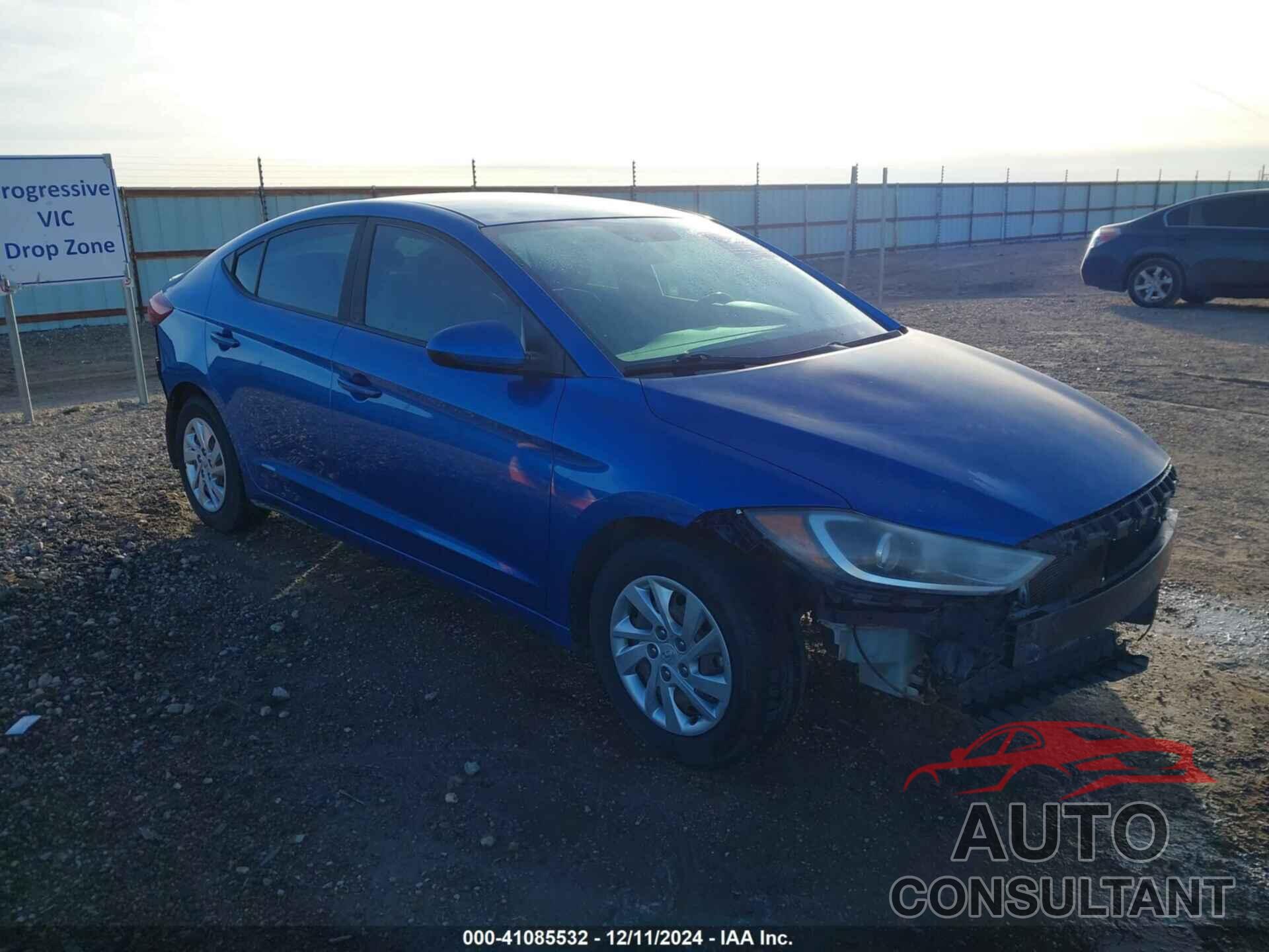 HYUNDAI ELANTRA 2018 - KMHD74LF4JU477590