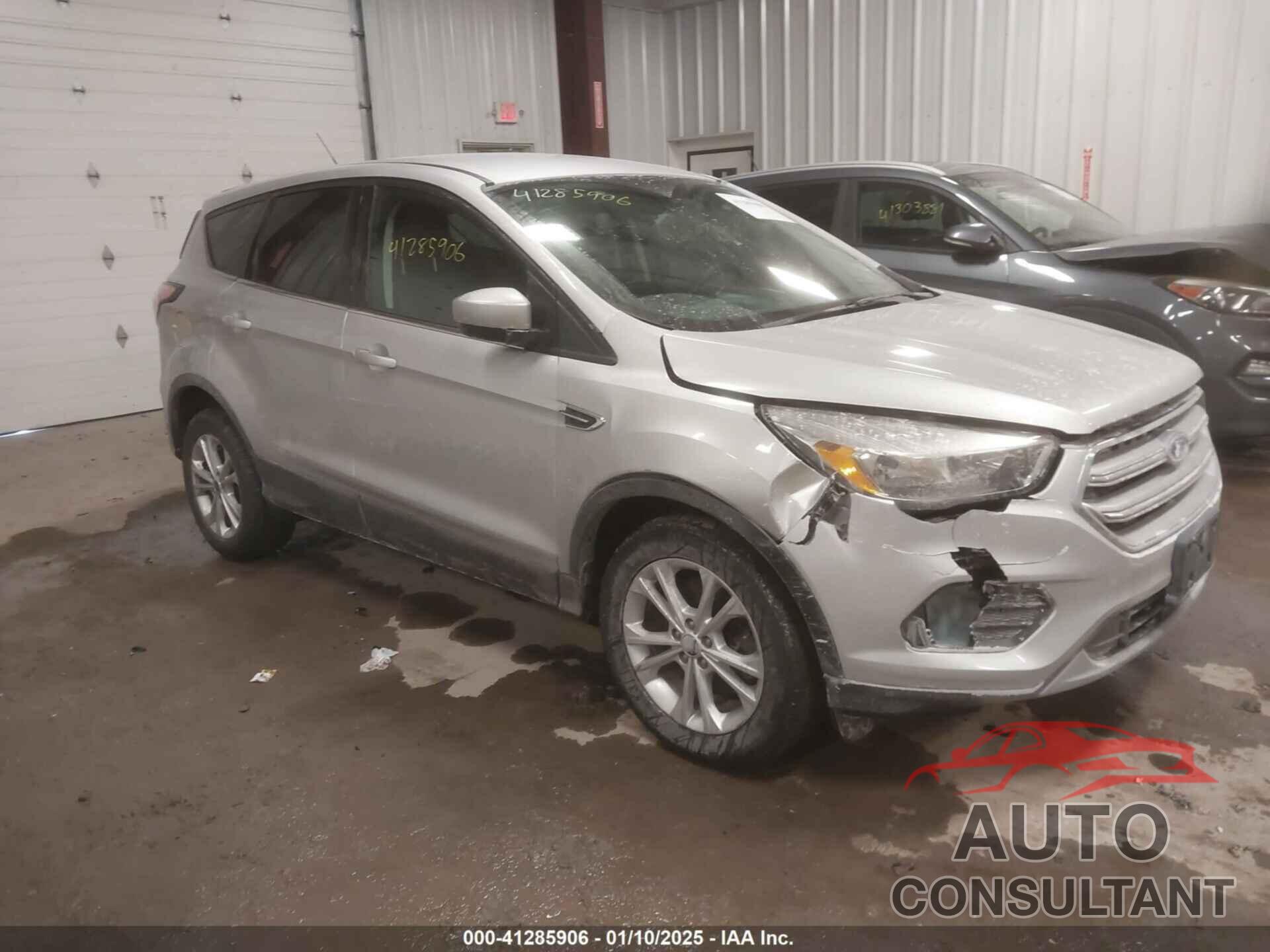 FORD ESCAPE 2017 - 1FMCU9GD8HUB76020