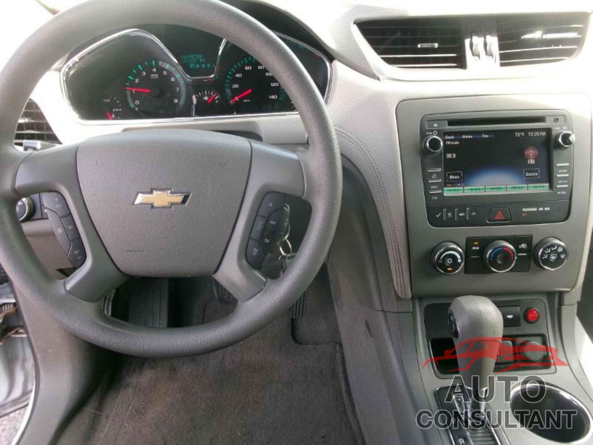 CHEVROLET TRAVERSE 2017 - 1GNKVFED1HJ163617