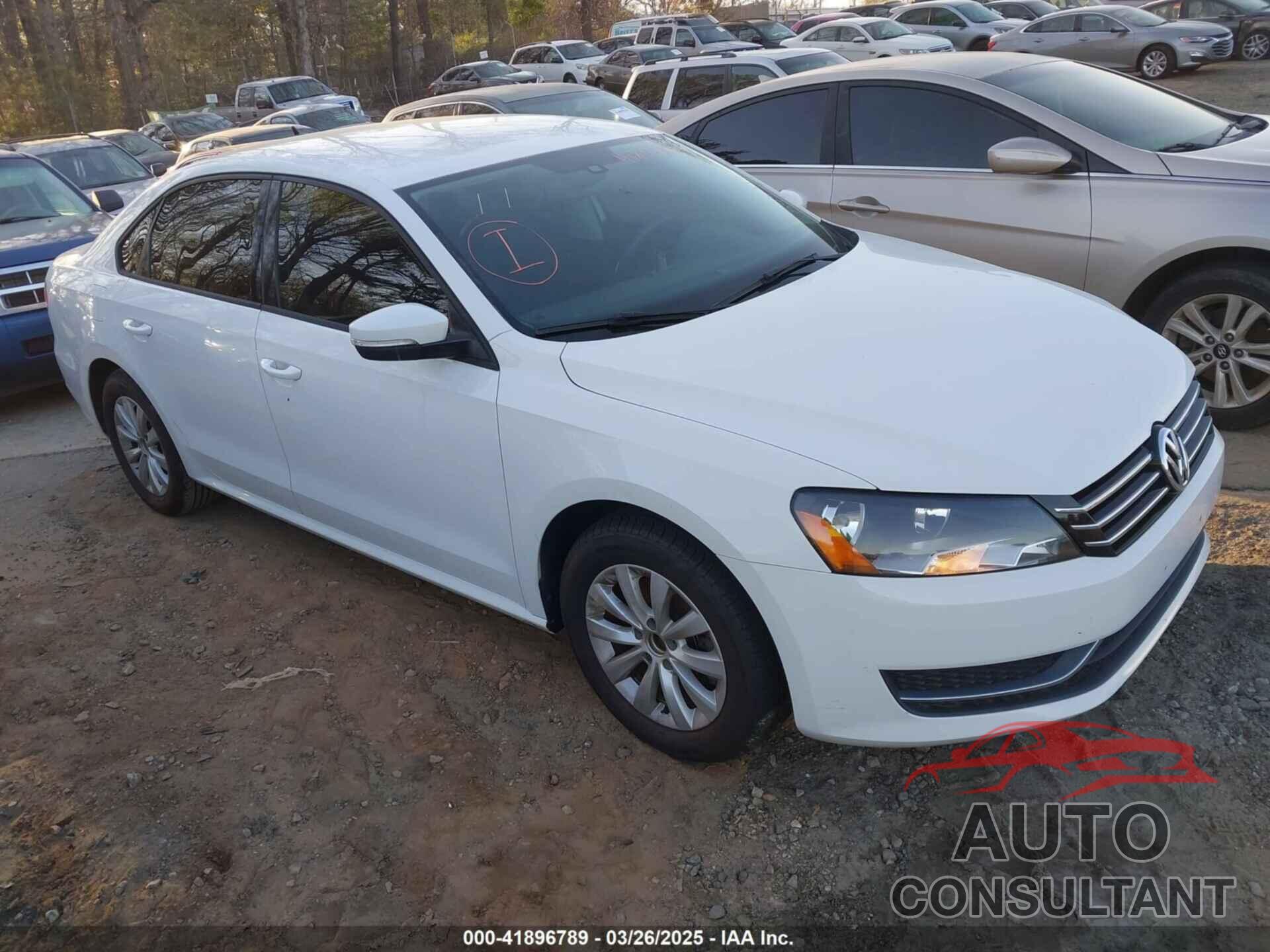 VOLKSWAGEN PASSAT 2013 - 1VWAH7A33DC043117