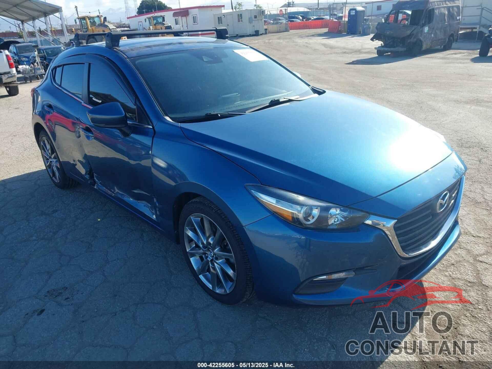 MAZDA MAZDA3 2018 - 3MZBN1L32JM271384