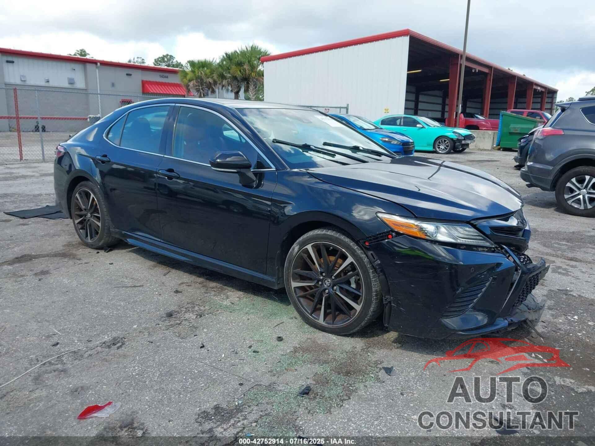 TOYOTA CAMRY 2018 - 4T1B61HK6JU141793