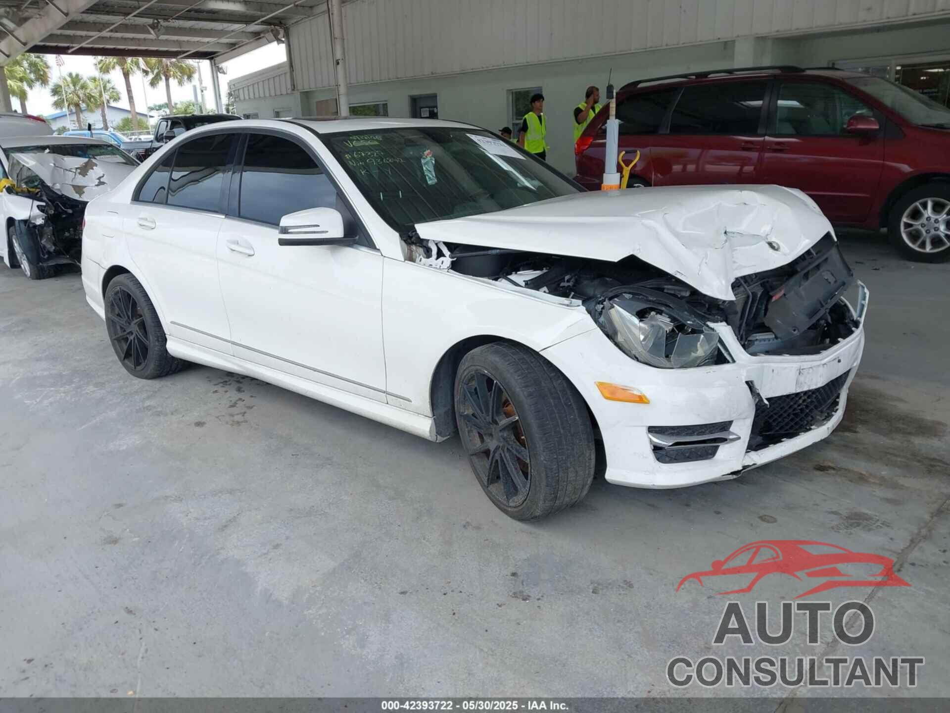MERCEDES-BENZ C 300 2014 - WDDGF8ABXEA936842