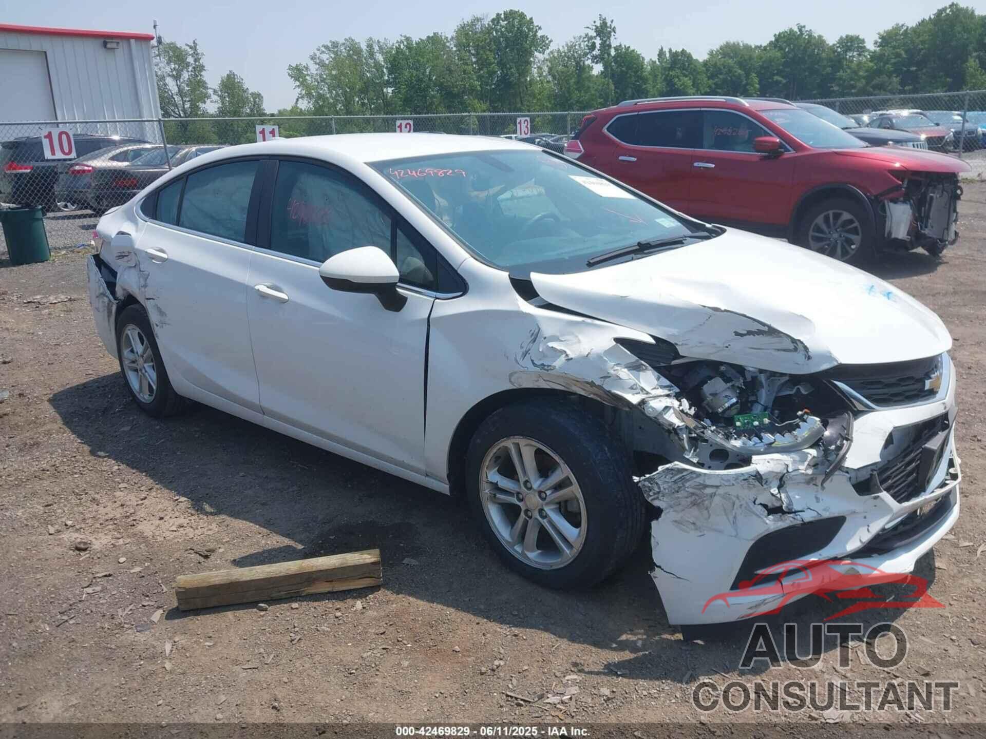 CHEVROLET CRUZE 2018 - 1G1BE5SMXJ7120445