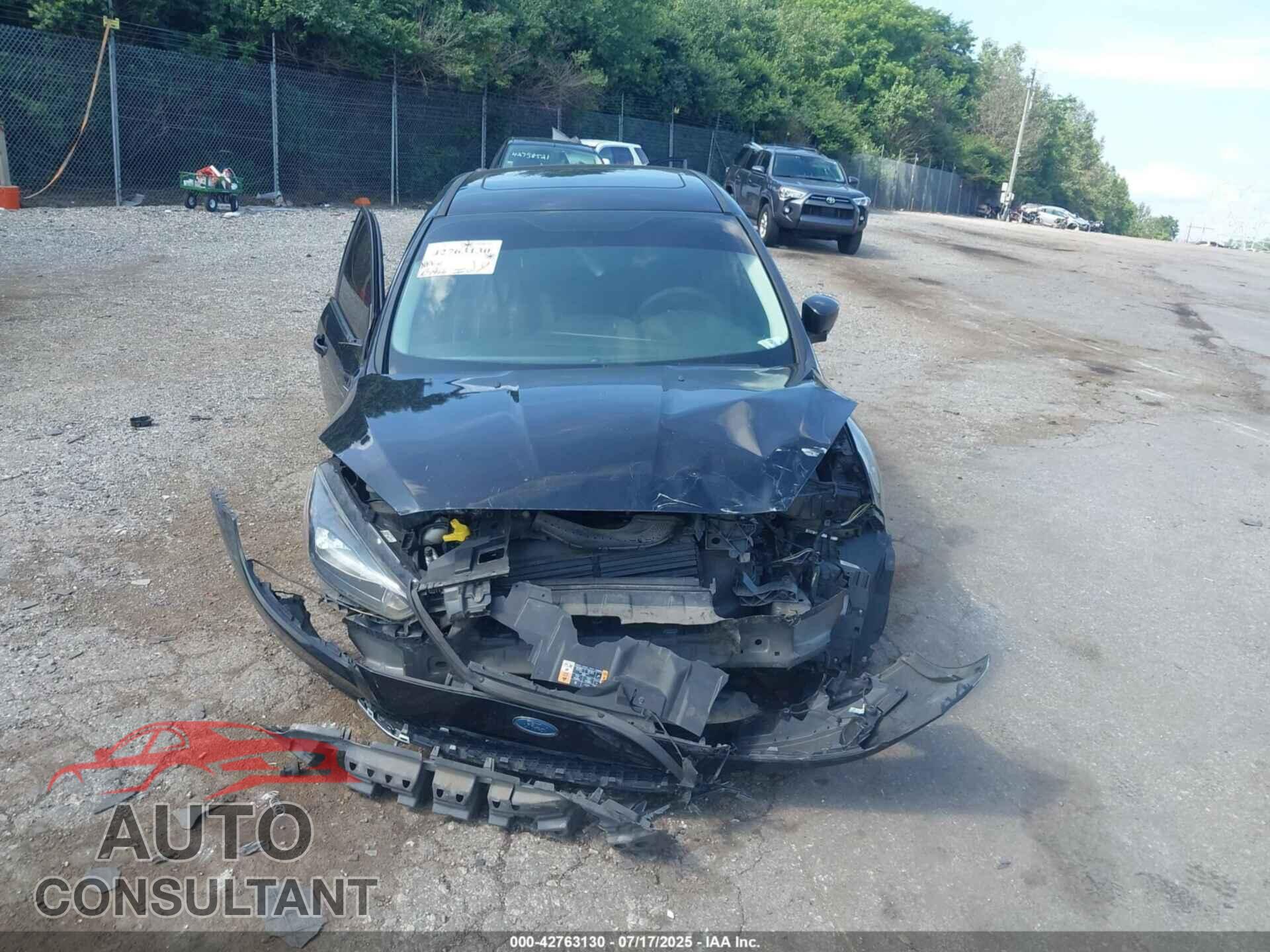 FORD FOCUS 2017 - 1FADP3H28HL208941