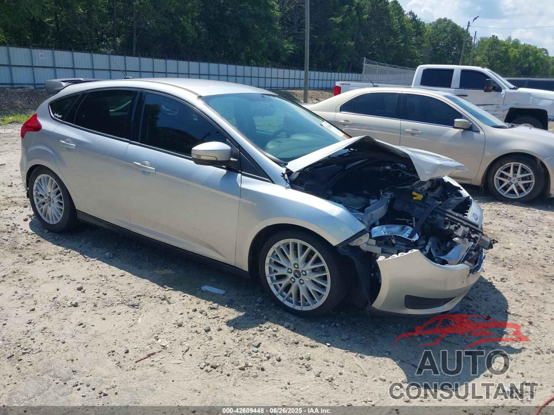 FORD FOCUS 2018 - 1FADP3K2XJL226128