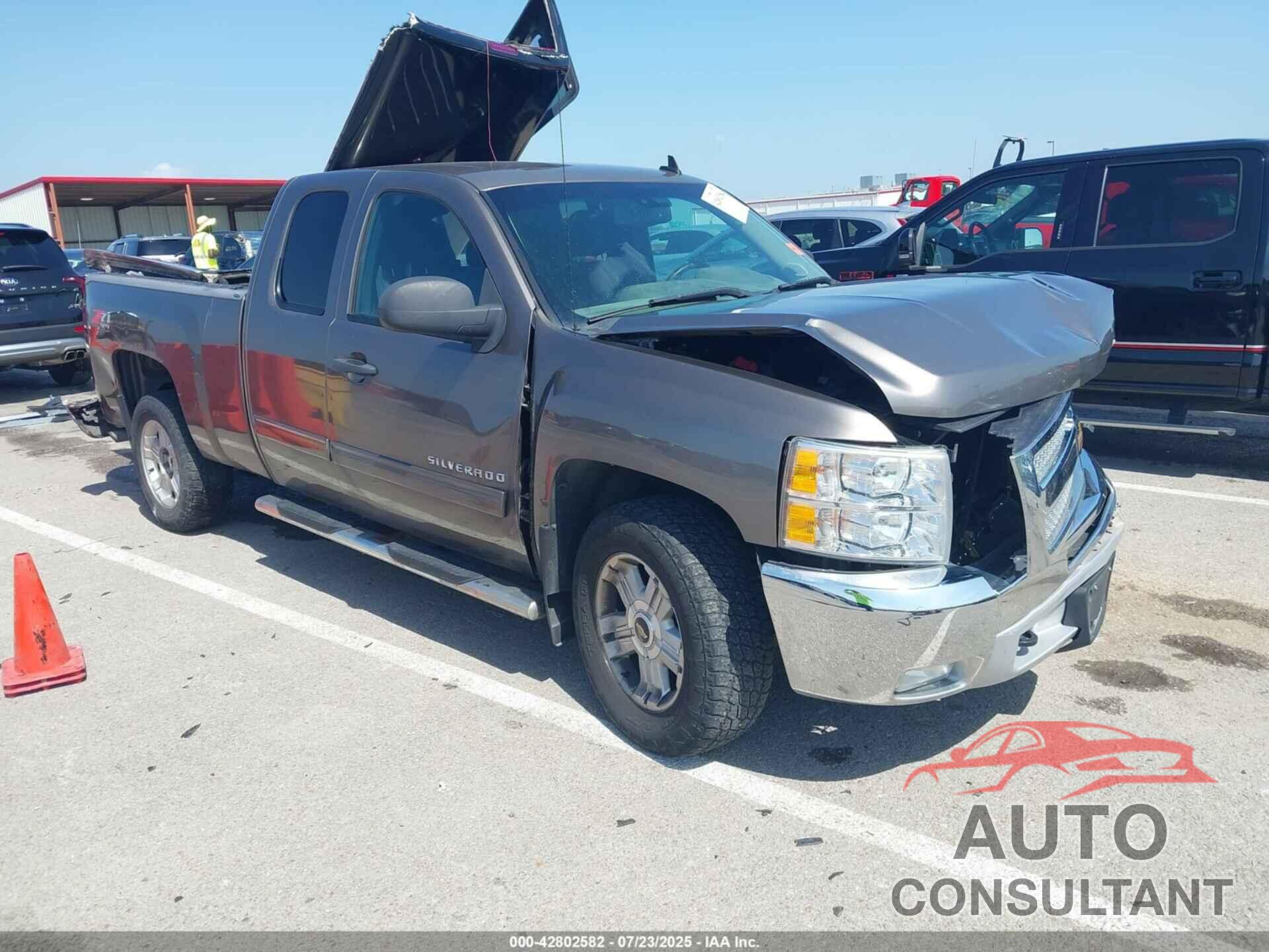 CHEVROLET SILVERADO 1500 2013 - 1GCRKSE75DZ167619