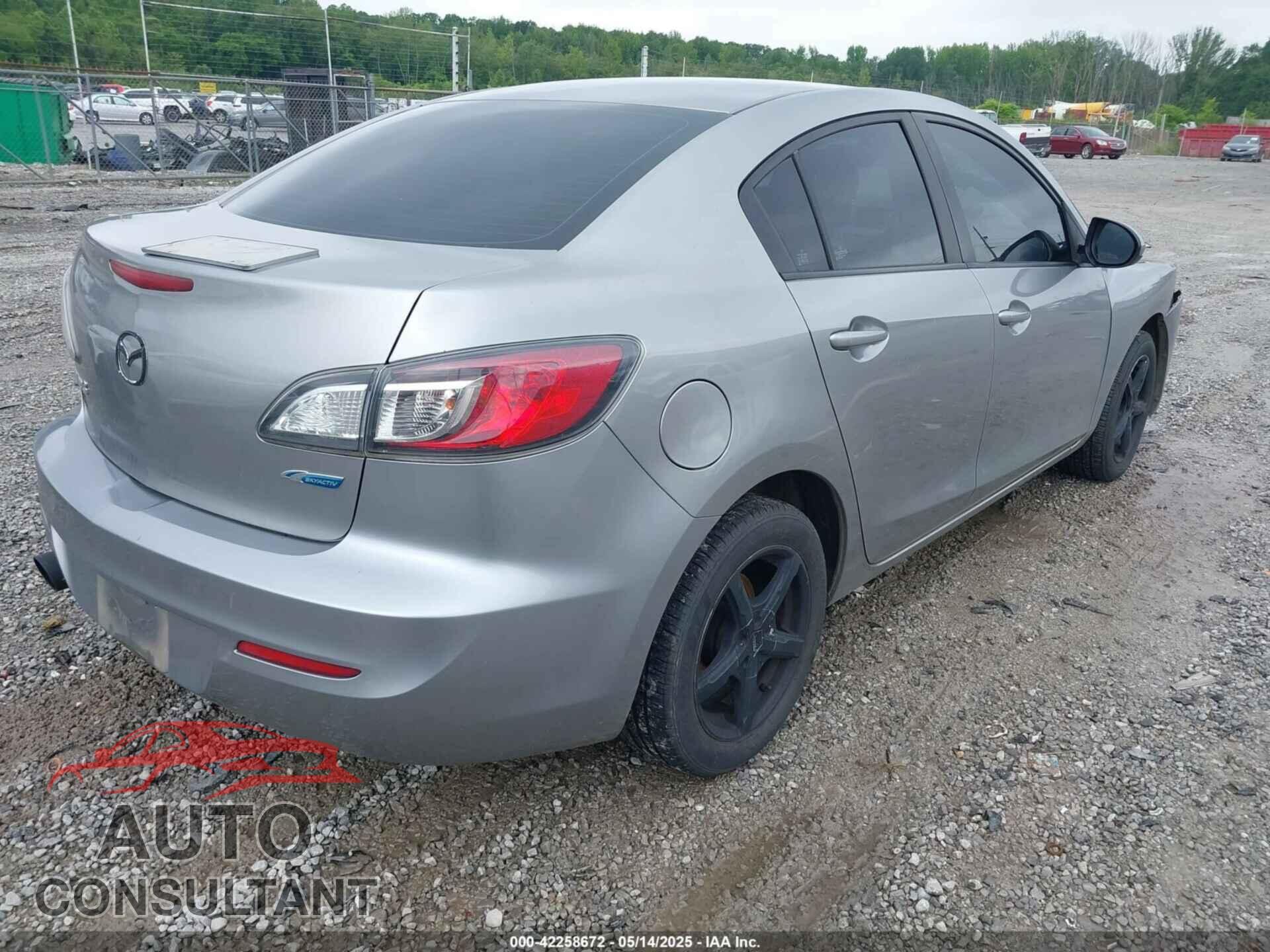 MAZDA MAZDA3 2013 - JM1BL1U75D1743637