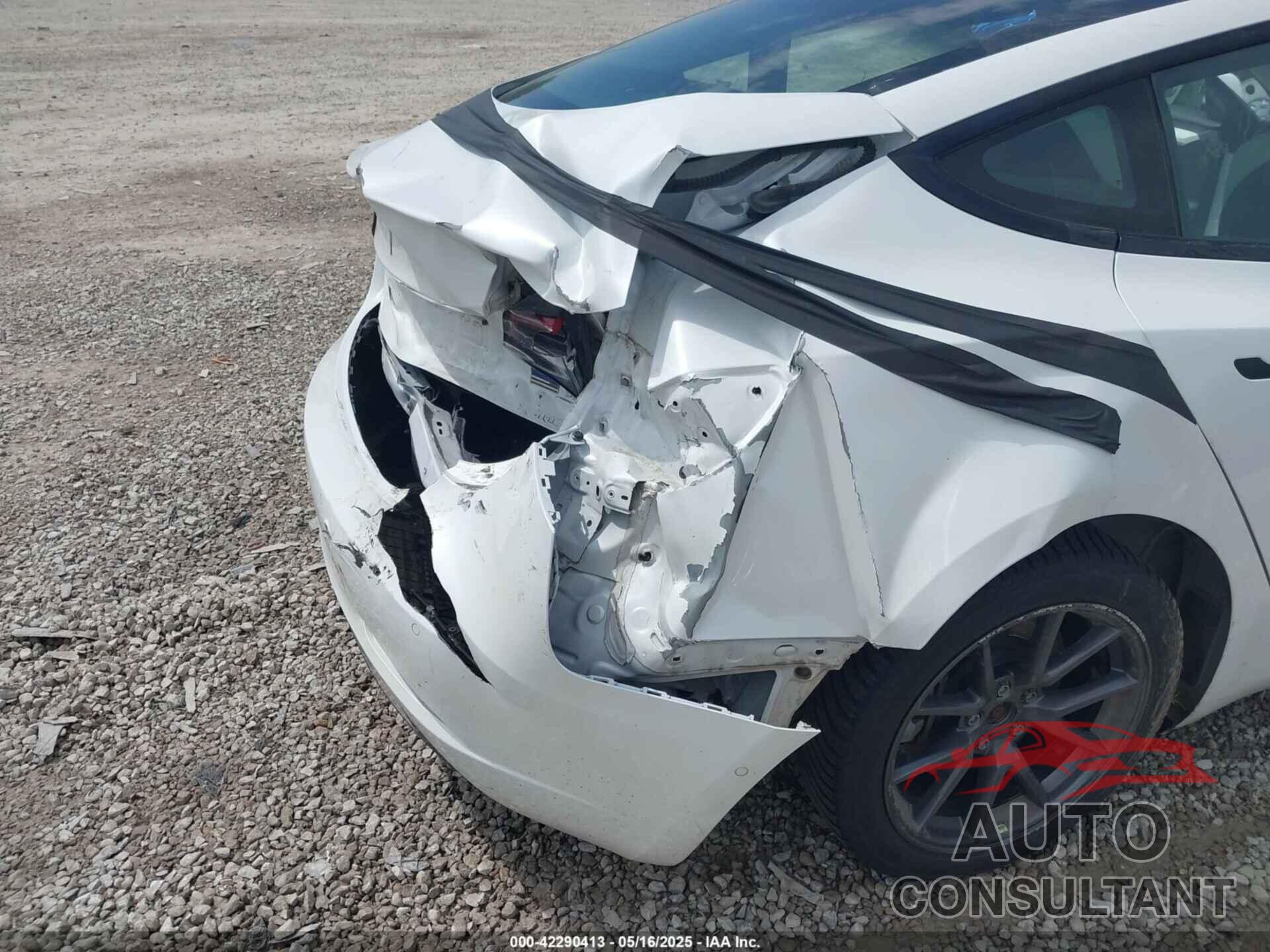 TESLA MODEL 3 2022 - 5YJ3E1EB4NF165427