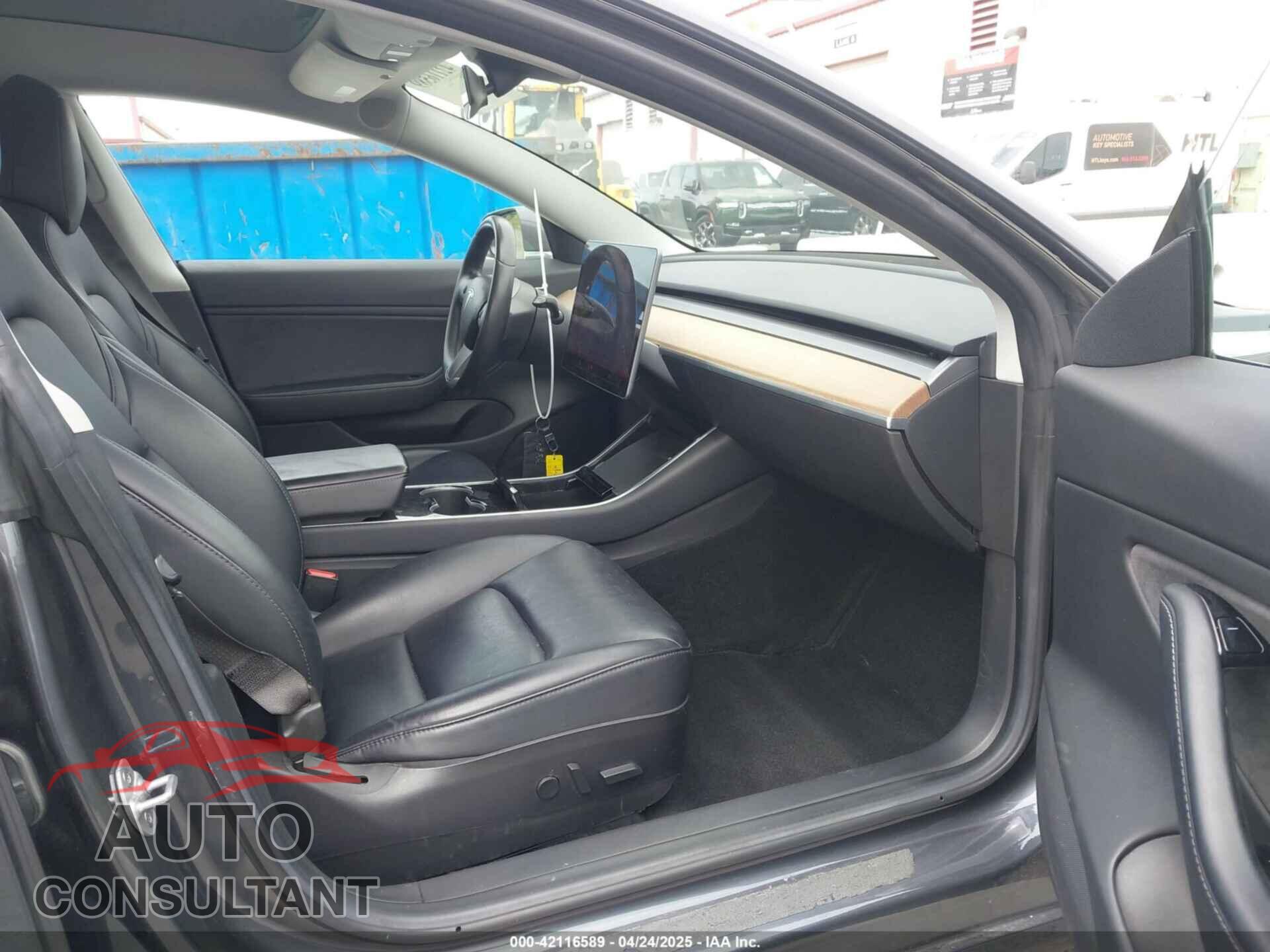 TESLA MODEL 3 2018 - 5YJ3E1EA8JF059385