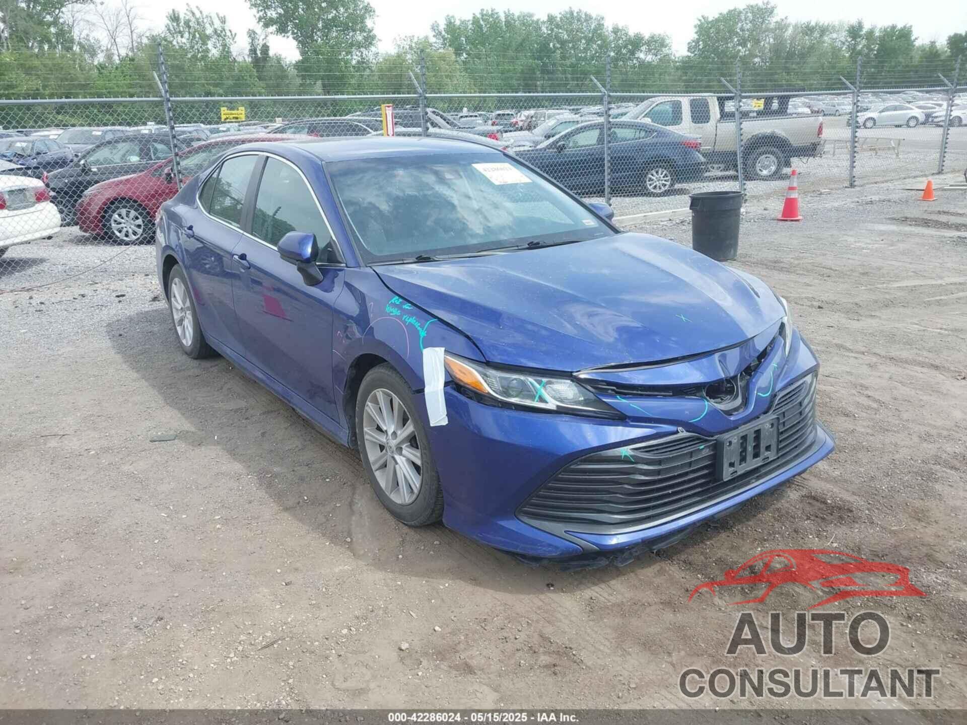 TOYOTA CAMRY 2018 - 4T1B11HK5JU511890