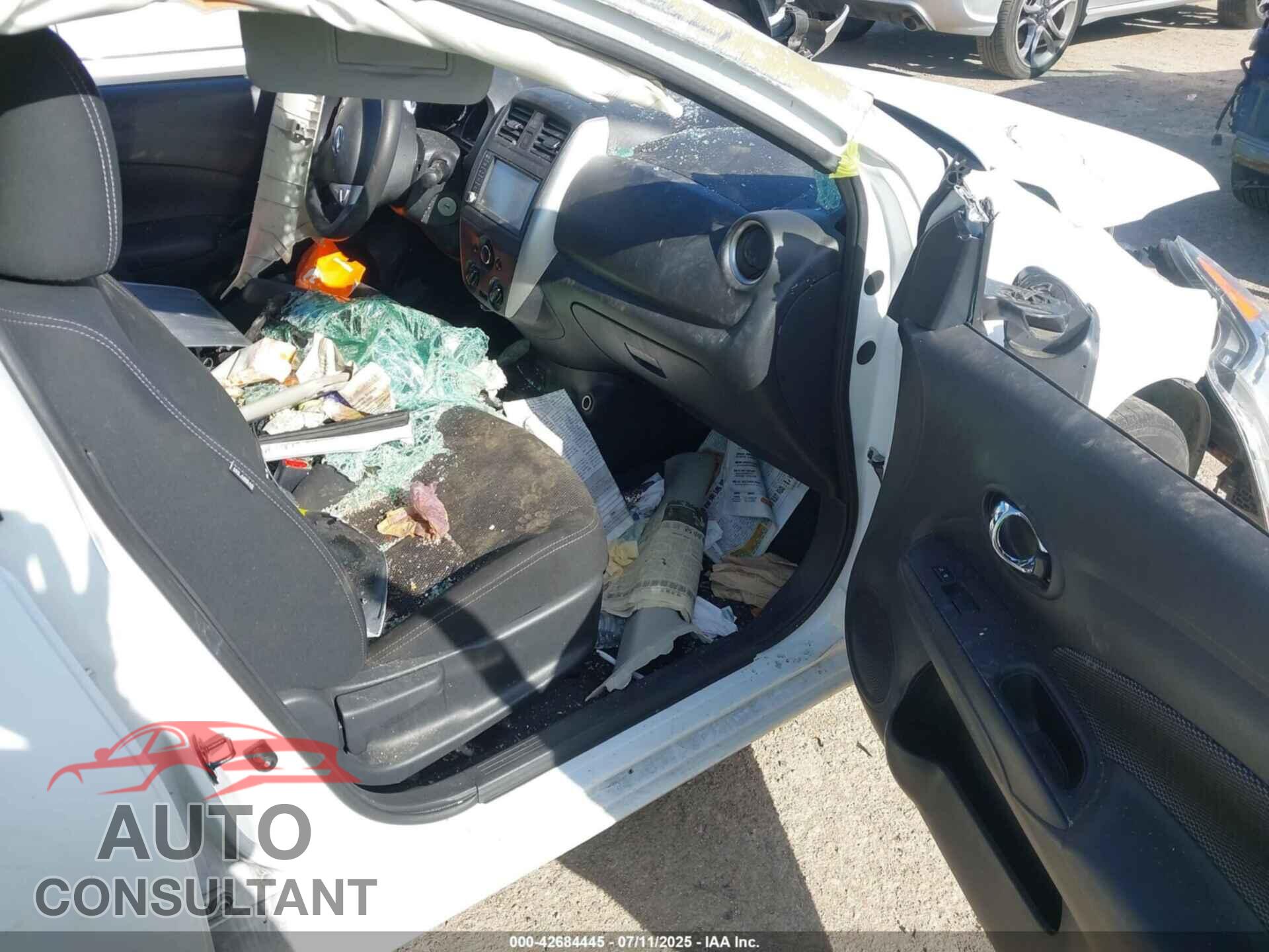 NISSAN VERSA 2019 - 3N1CN7AP3KL838695