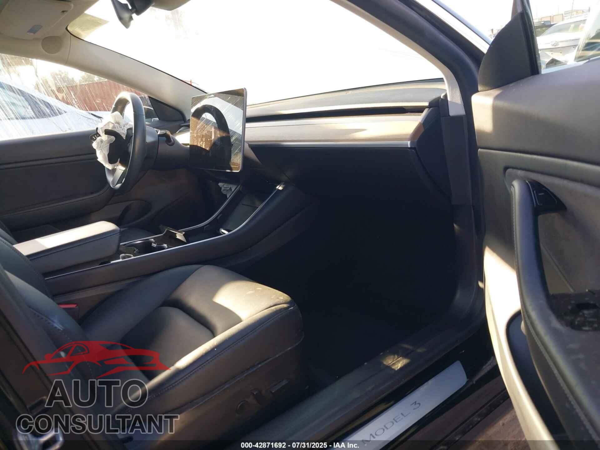 TESLA MODEL 3 2019 - 5YJ3E1EA5KF324572