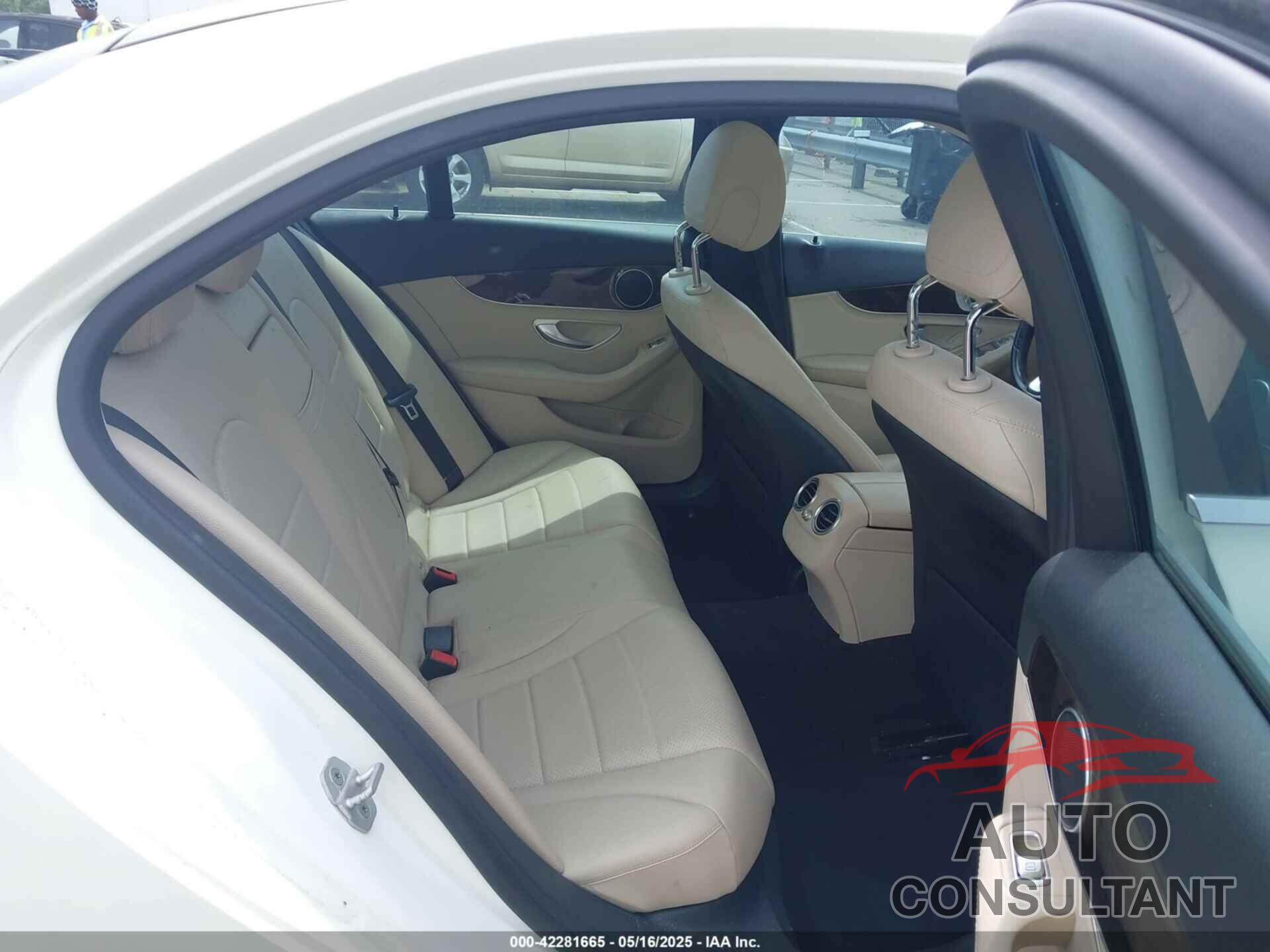 MERCEDES-BENZ C 300 2016 - 55SWF4JB8GU096616