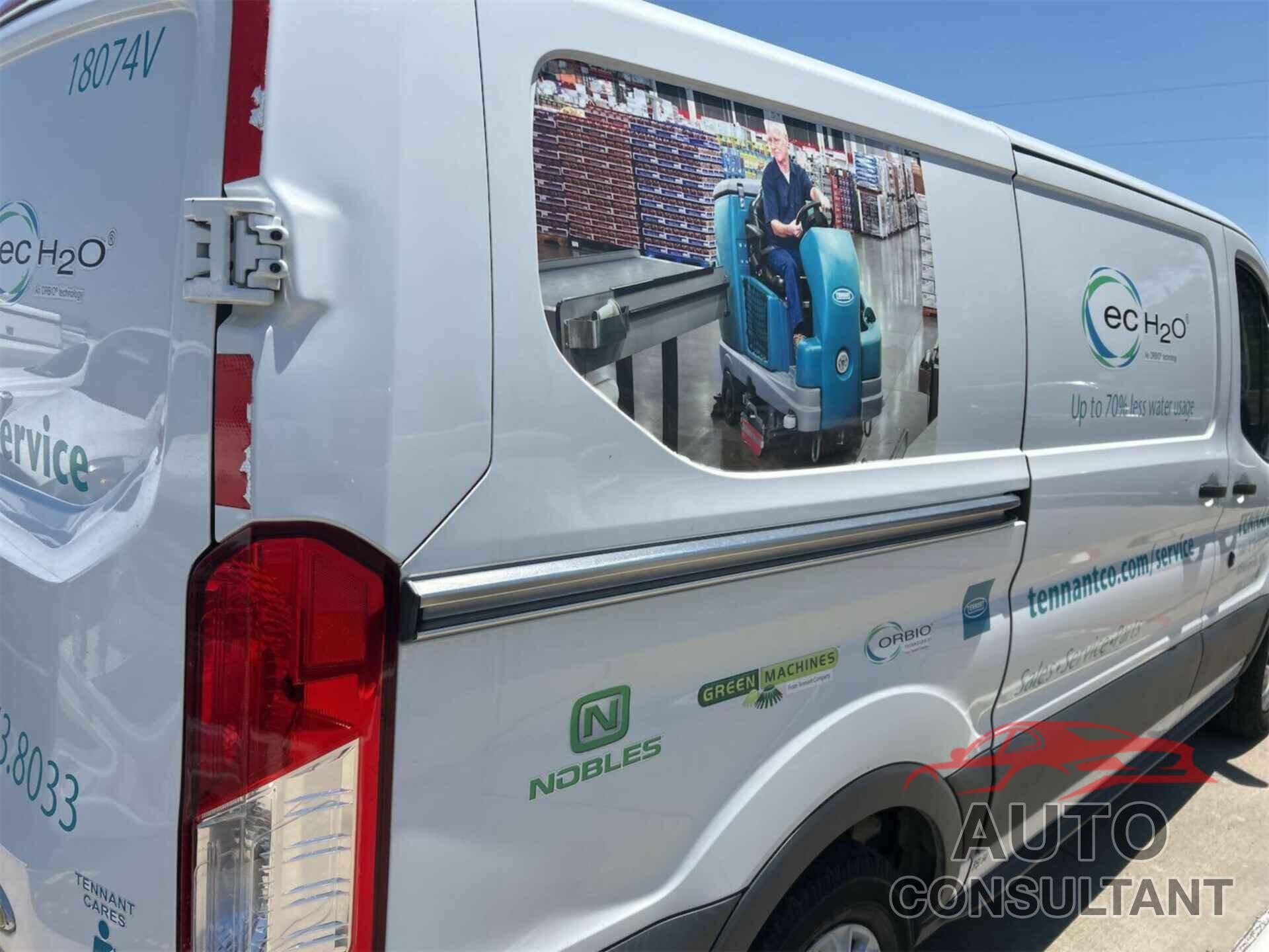 FORD TRANSIT-150 2018 - 1FTYE1YM3JKA48485