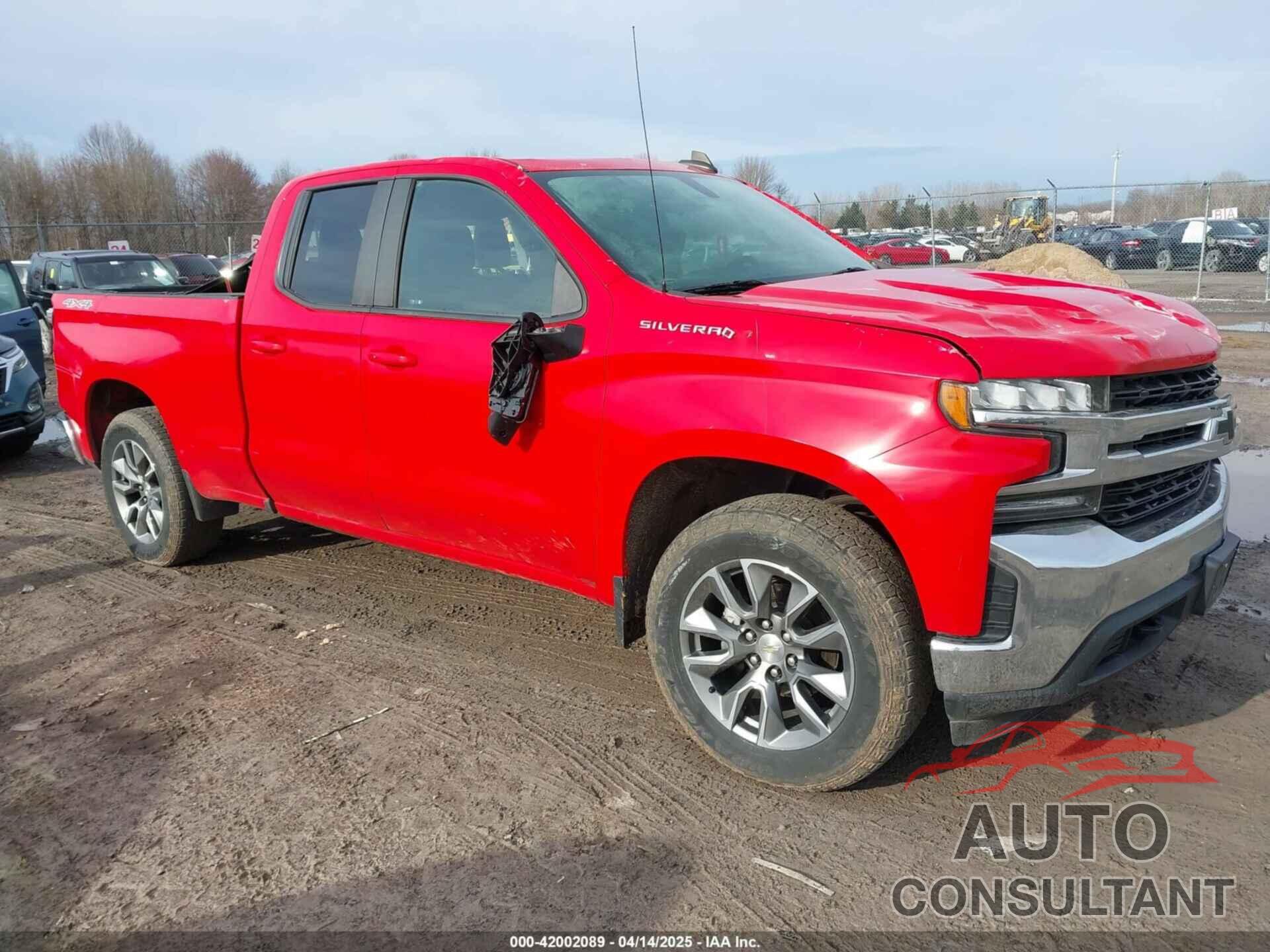 CHEVROLET SILVERADO 1500 2021 - 1GCRYDED3MZ100209