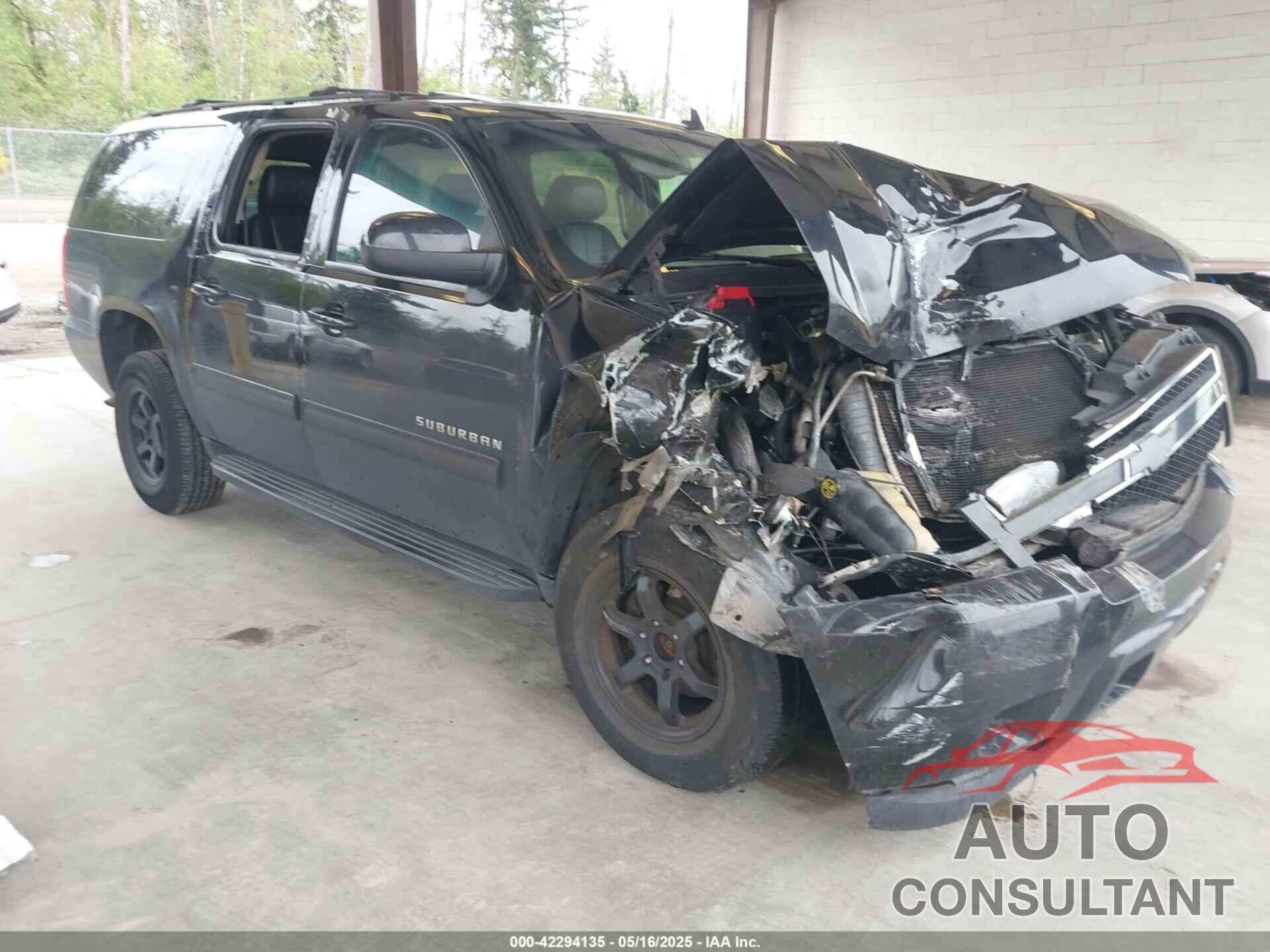 CHEVROLET SUBURBAN 1500 2013 - 1GNSKJE75DR236649