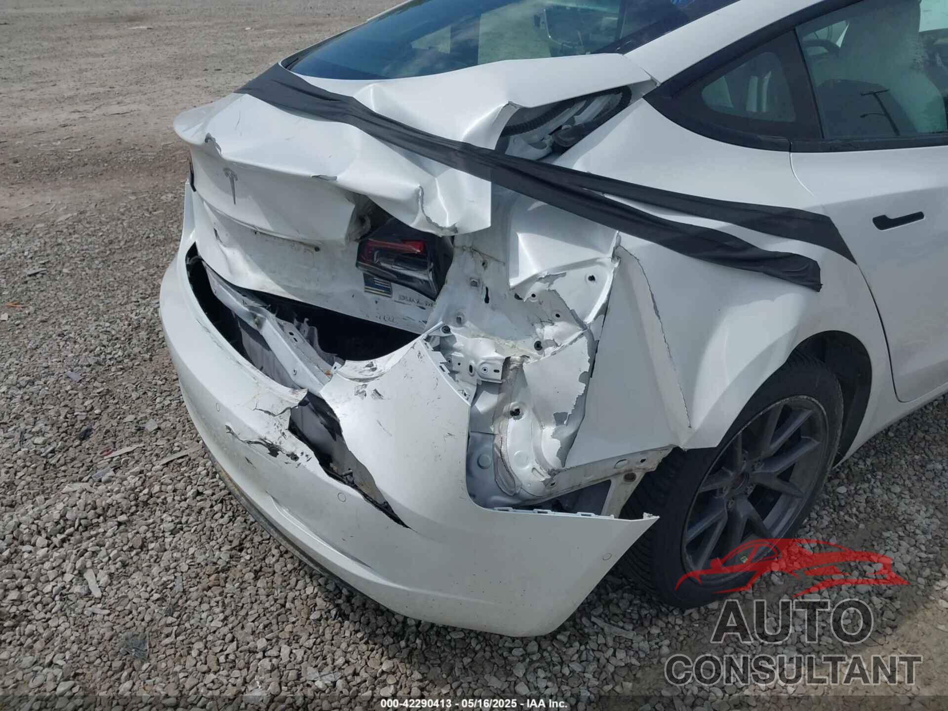TESLA MODEL 3 2022 - 5YJ3E1EB4NF165427