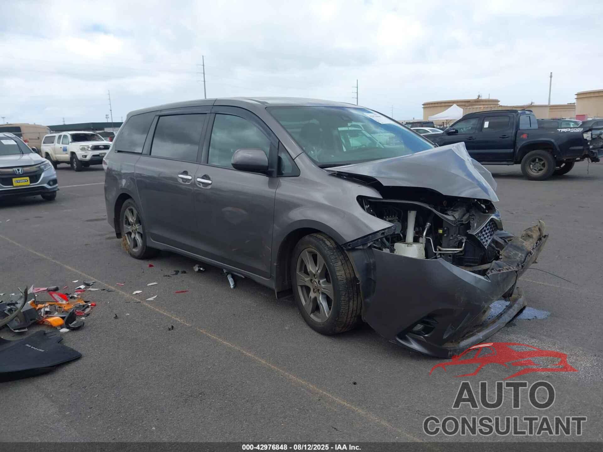 TOYOTA SIENNA 2018 - 5TDXZ3DC2JS932029