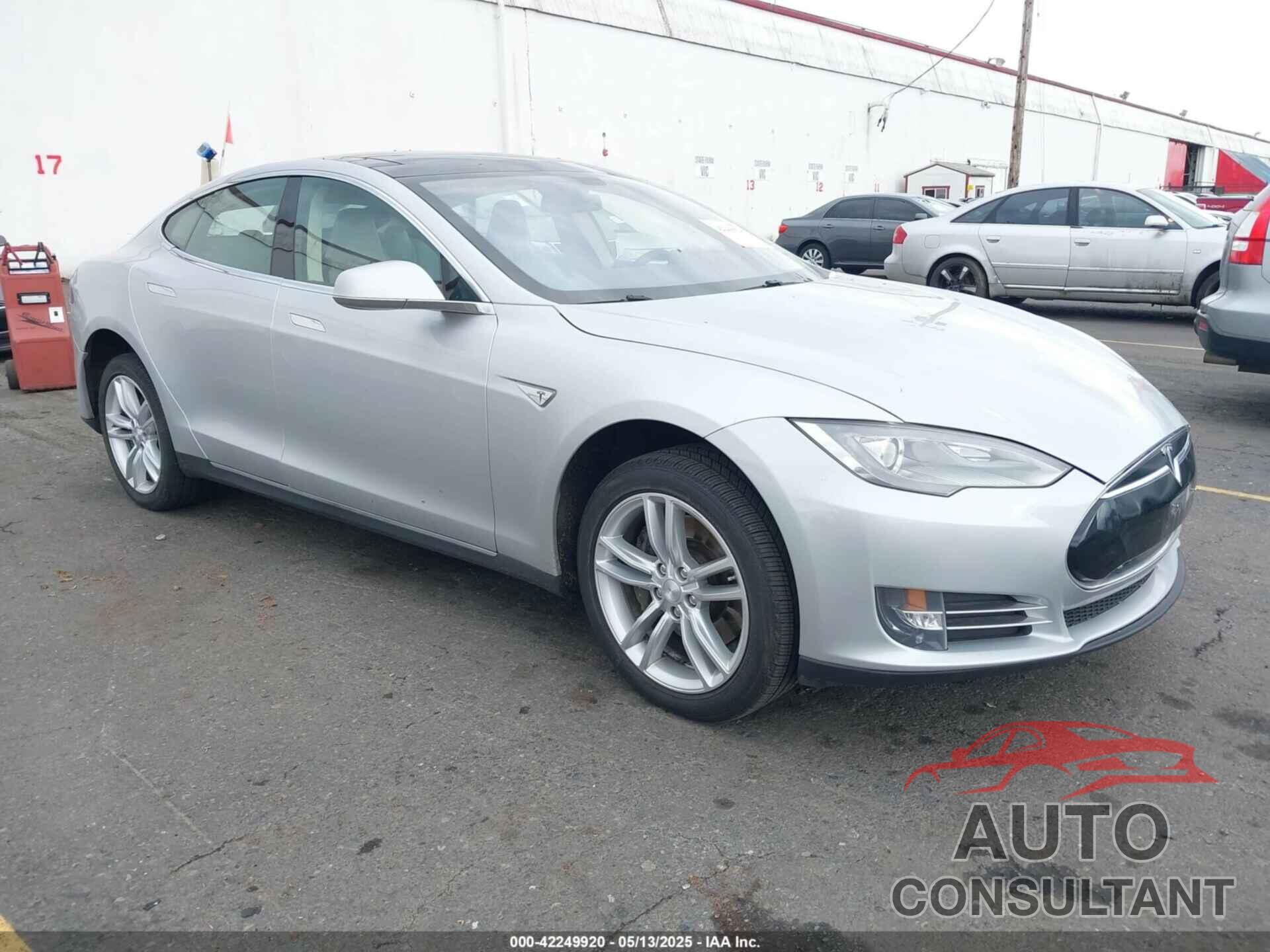TESLA MODEL S 2013 - 5YJSA1CNXDFP05754