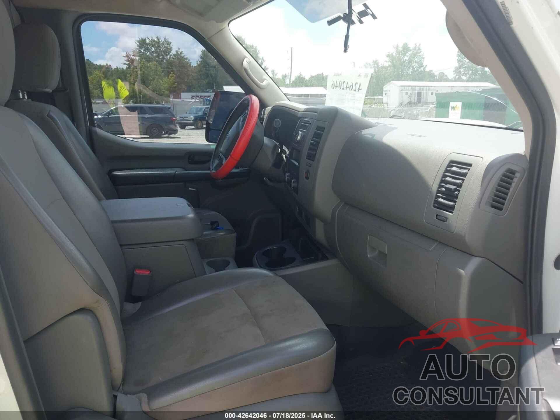 NISSAN NV CARGO NV2500 HD 2017 - 1N6BF0LY6HN808597