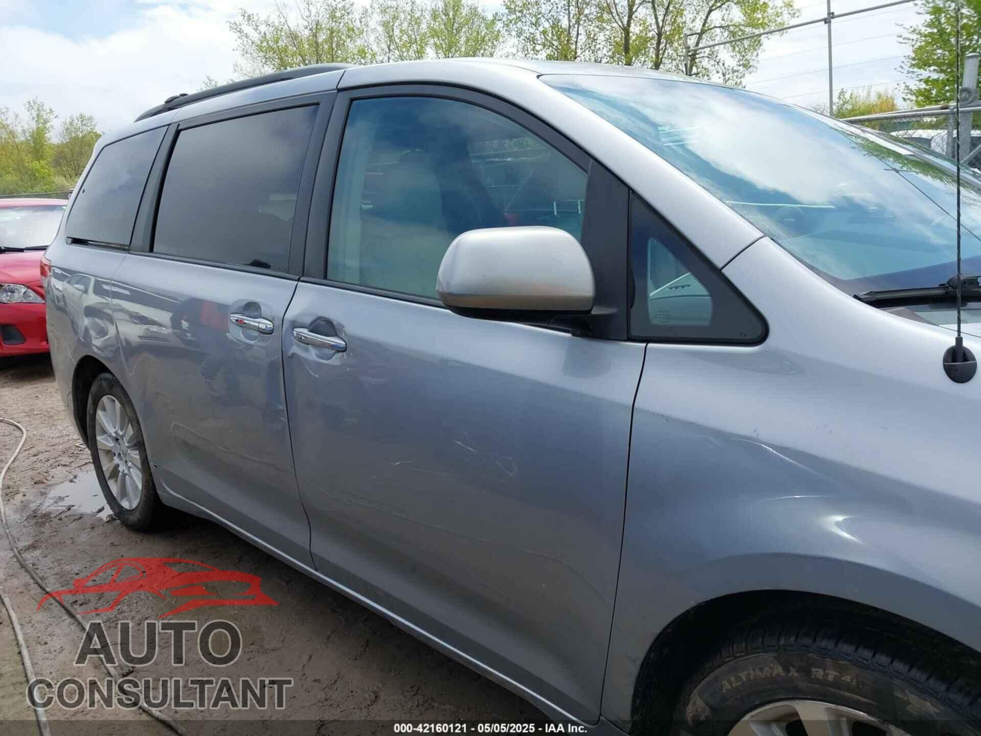 TOYOTA SIENNA 2013 - 5TDDK3DC8DS059592