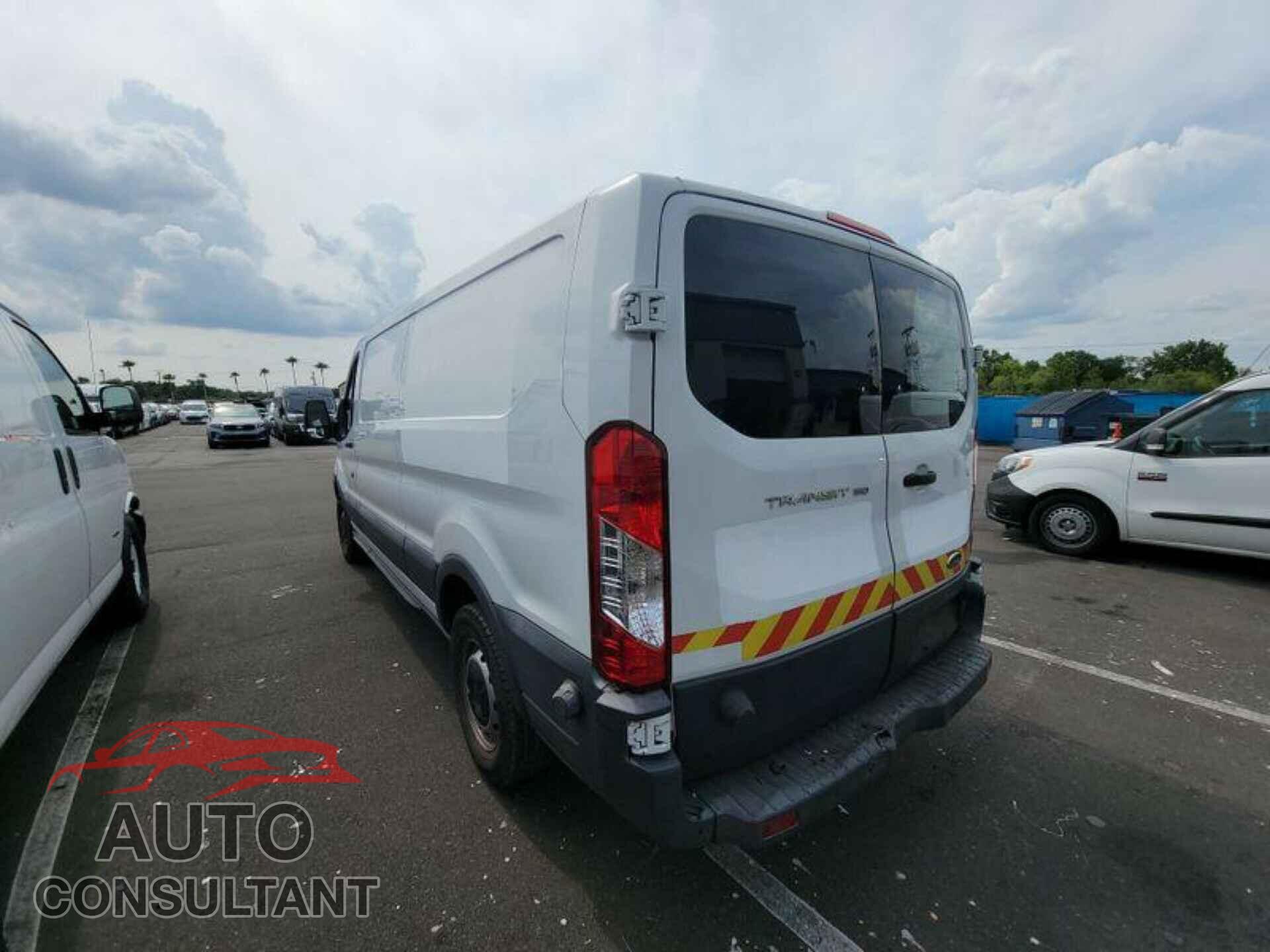FORD TRANSIT 2015 - 1FTNE2YM2FKA84765