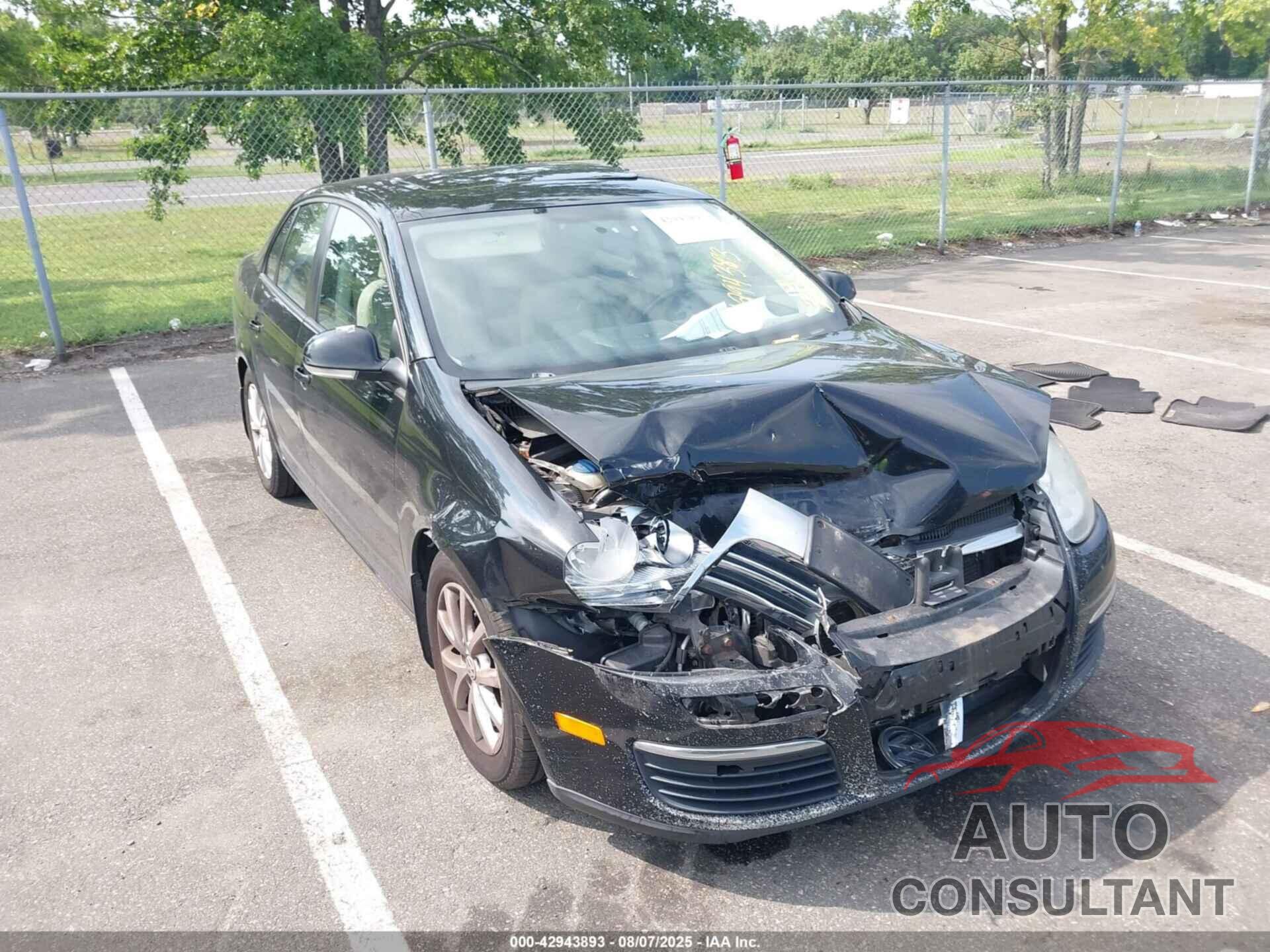 VOLKSWAGEN JETTA 2010 - 3VWRZ7AJ4AM114494