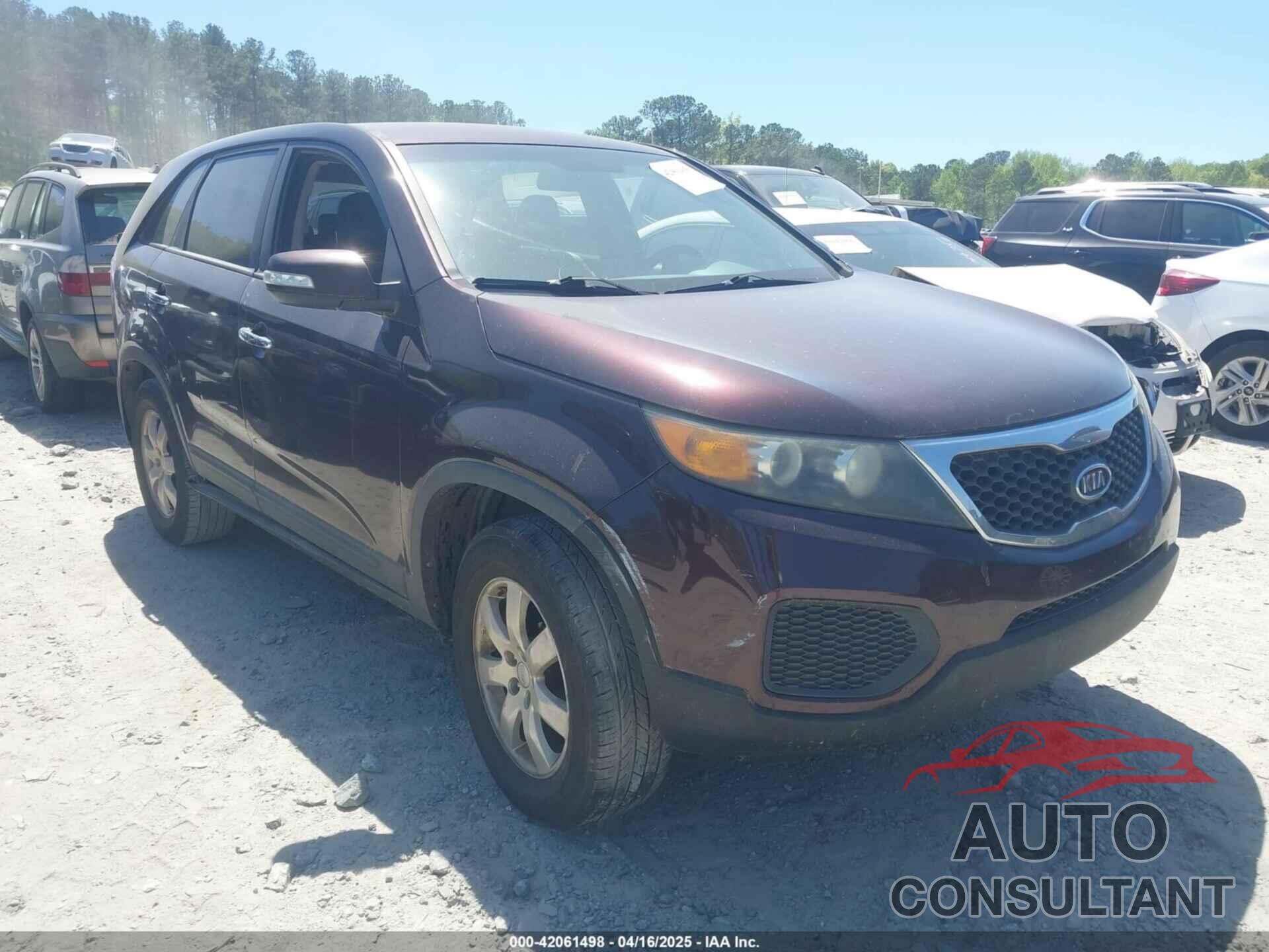 KIA SORENTO 2011 - 5XYKT3A13BG084952