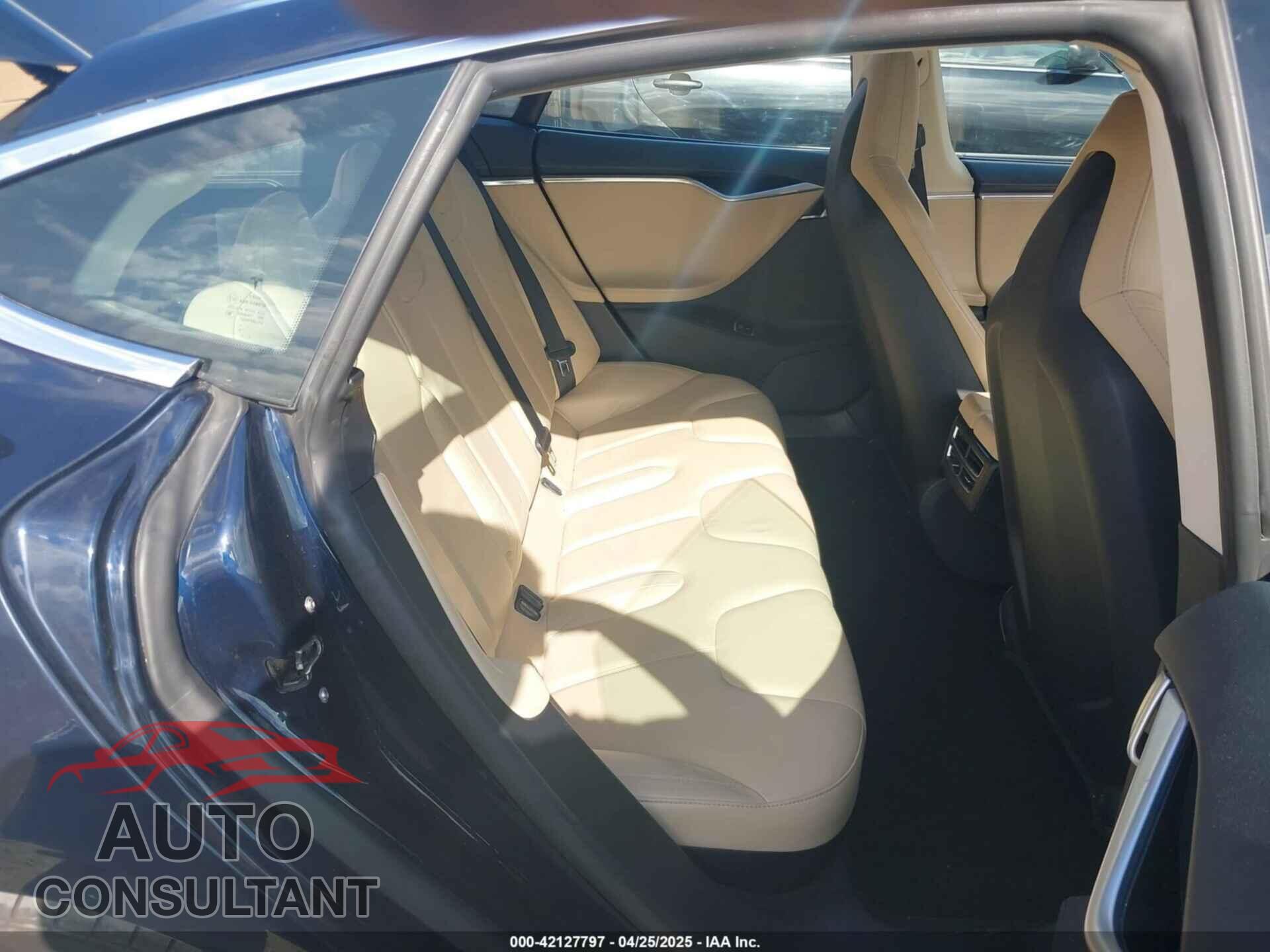 TESLA MODEL S 2013 - 5YJSA1CN8DFP07177