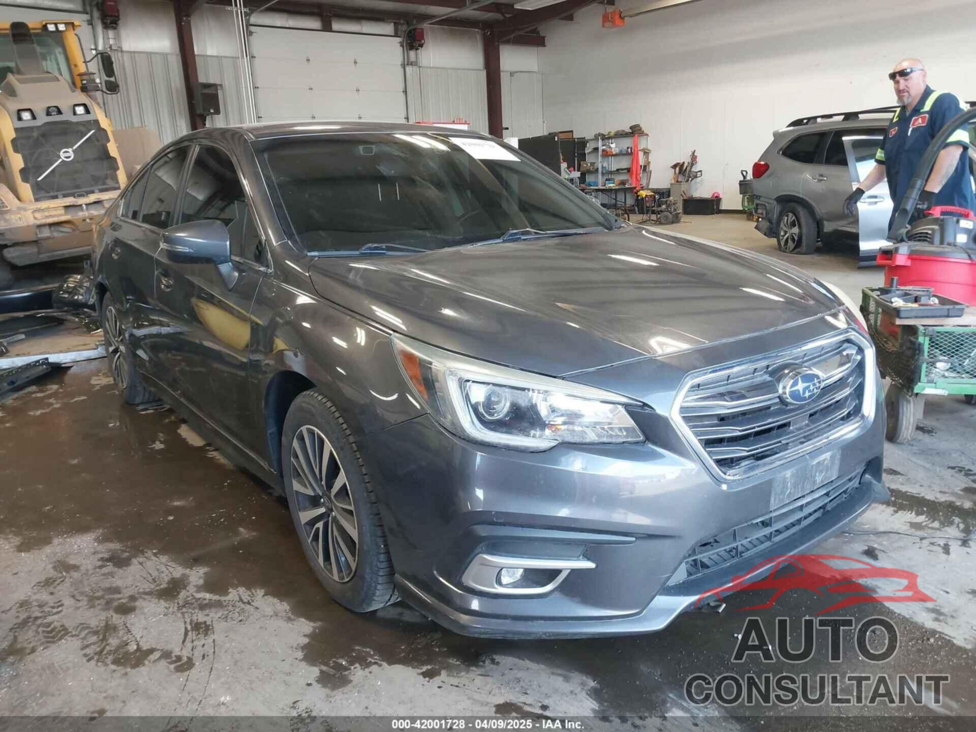 SUBARU LEGACY 2018 - 4S3BNAF65J3029277