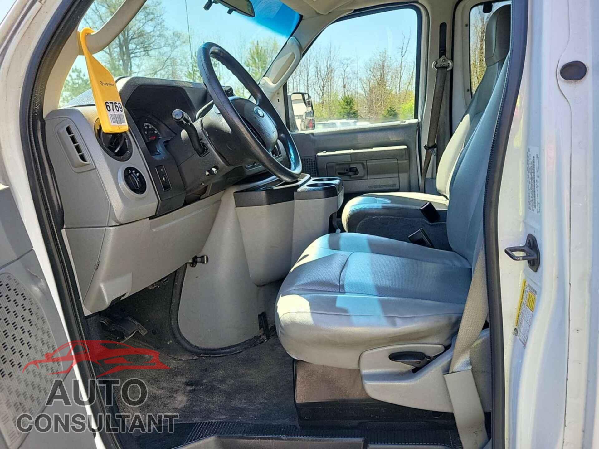 FORD ECONOLINE 2013 - 1FBNE3BL0DDA52652