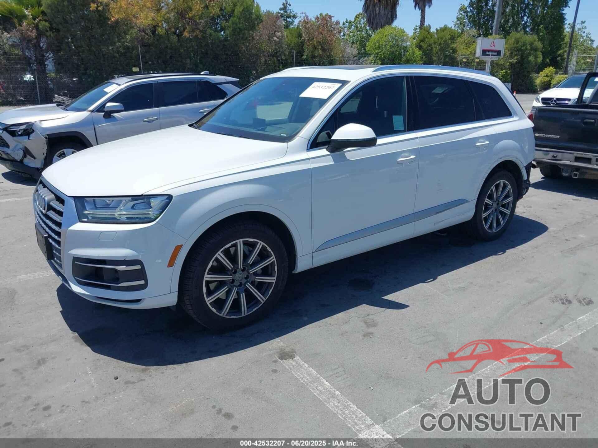 AUDI Q7 2018 - WA1VAAF78JD012947