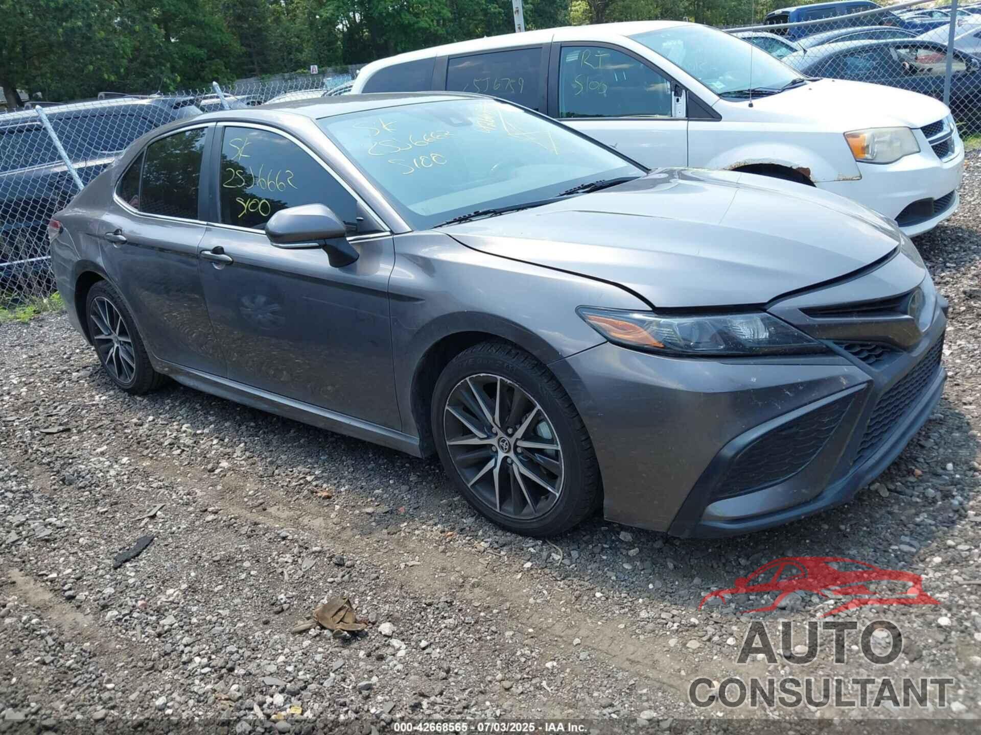 TOYOTA CAMRY 2022 - 4T1G11AK6NU009783