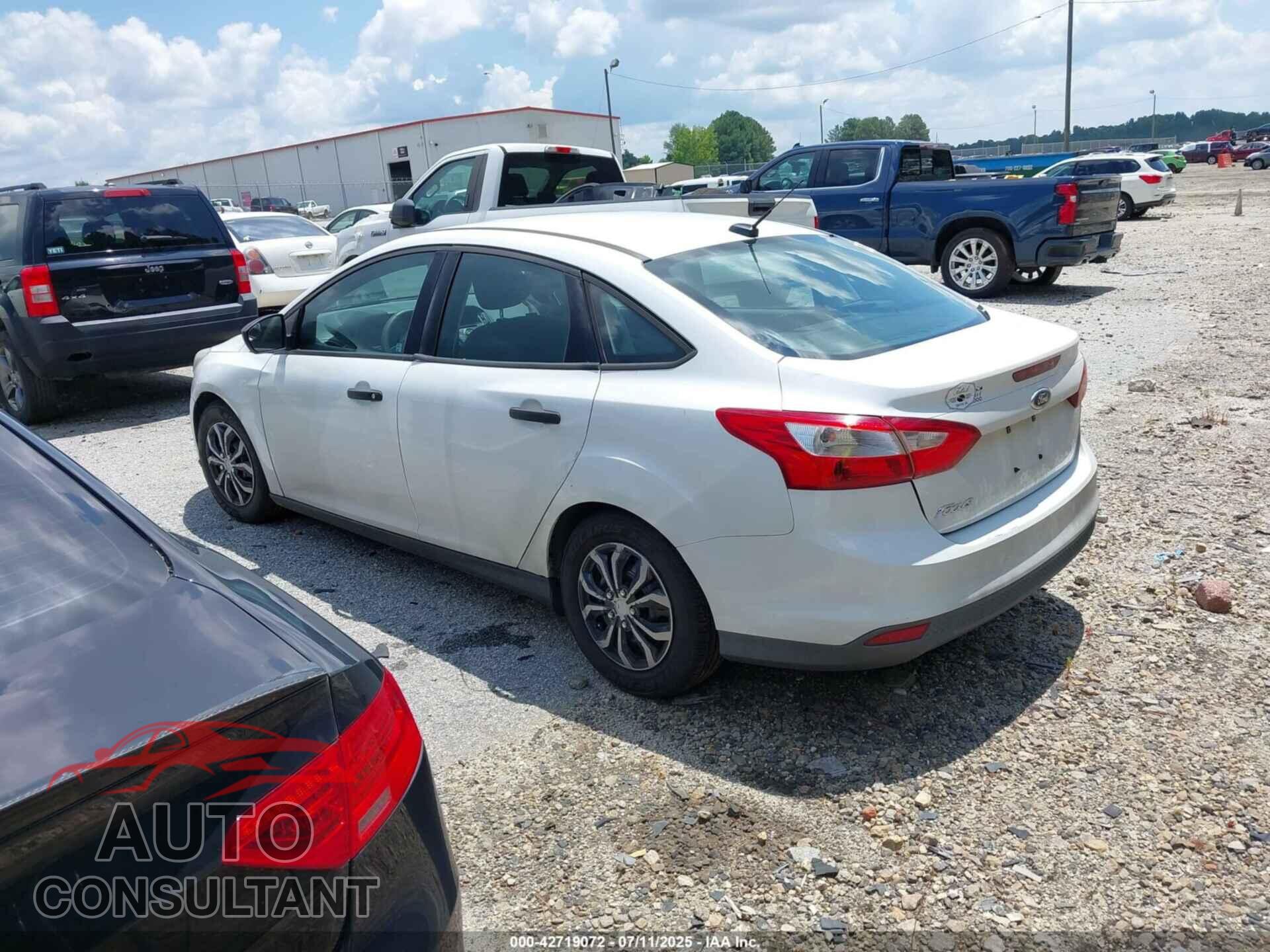 FORD FOCUS 2014 - 1FADP3E28EL181062
