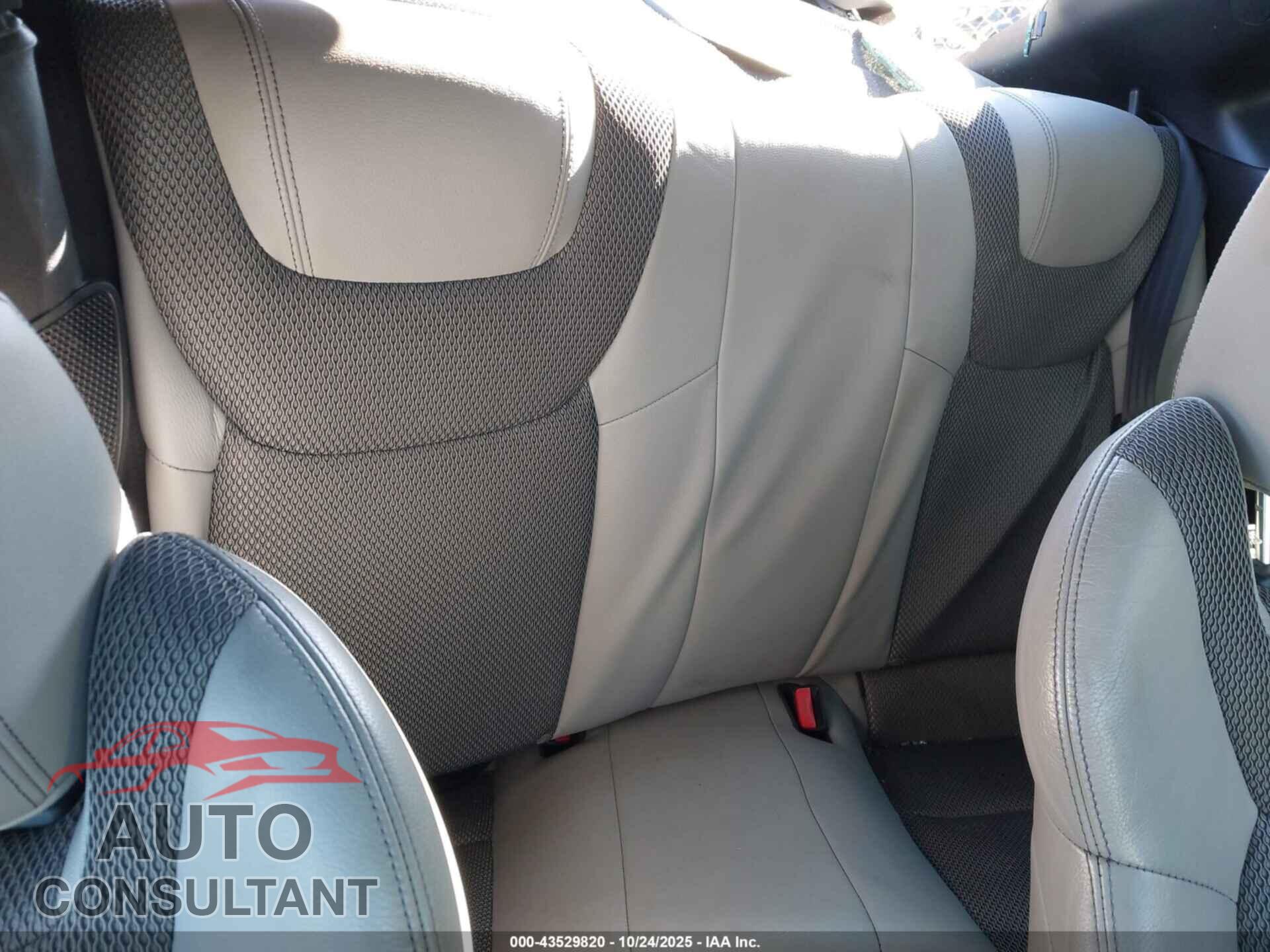 HYUNDAI GENESIS 2013 - KMHHT6KD0DU080732
