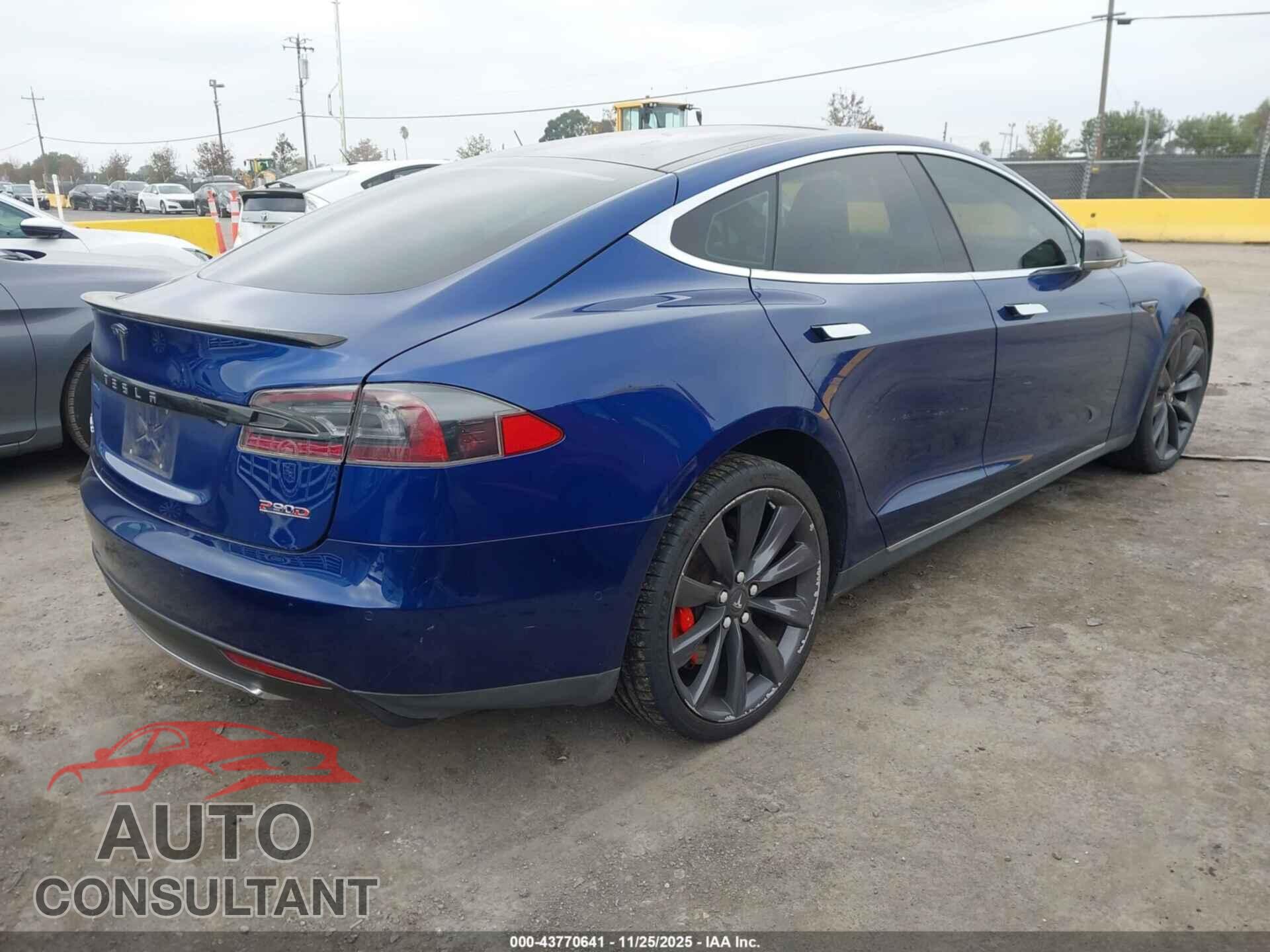 TESLA MODEL S 2015 - 5YJSA1E46FF112903