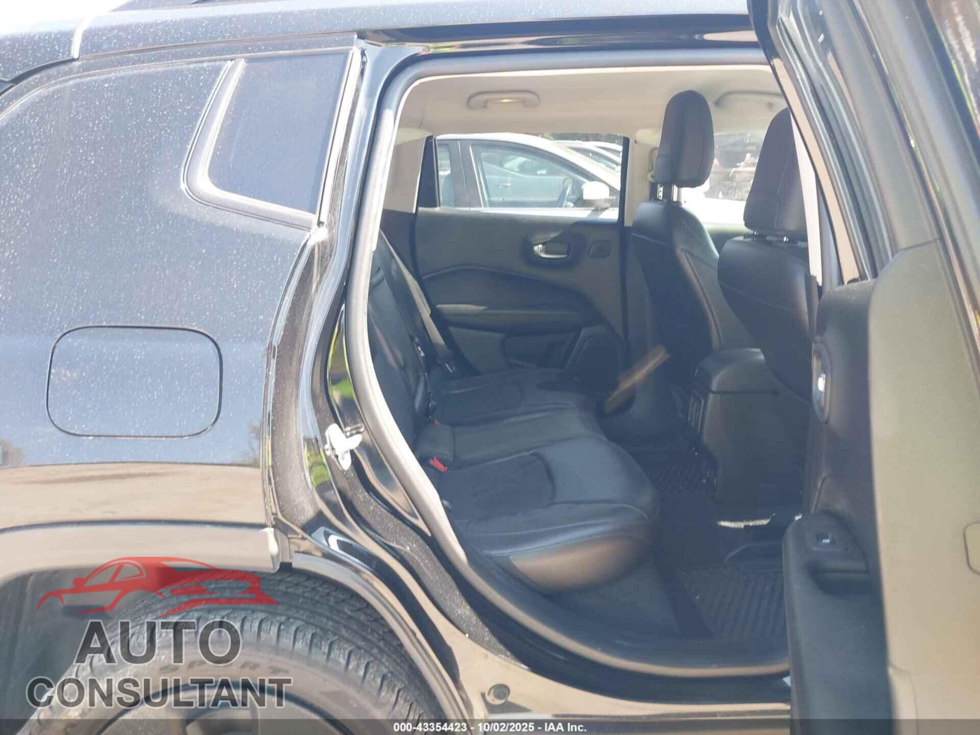 JEEP COMPASS 2018 - 3C4NJDBB3JT298623