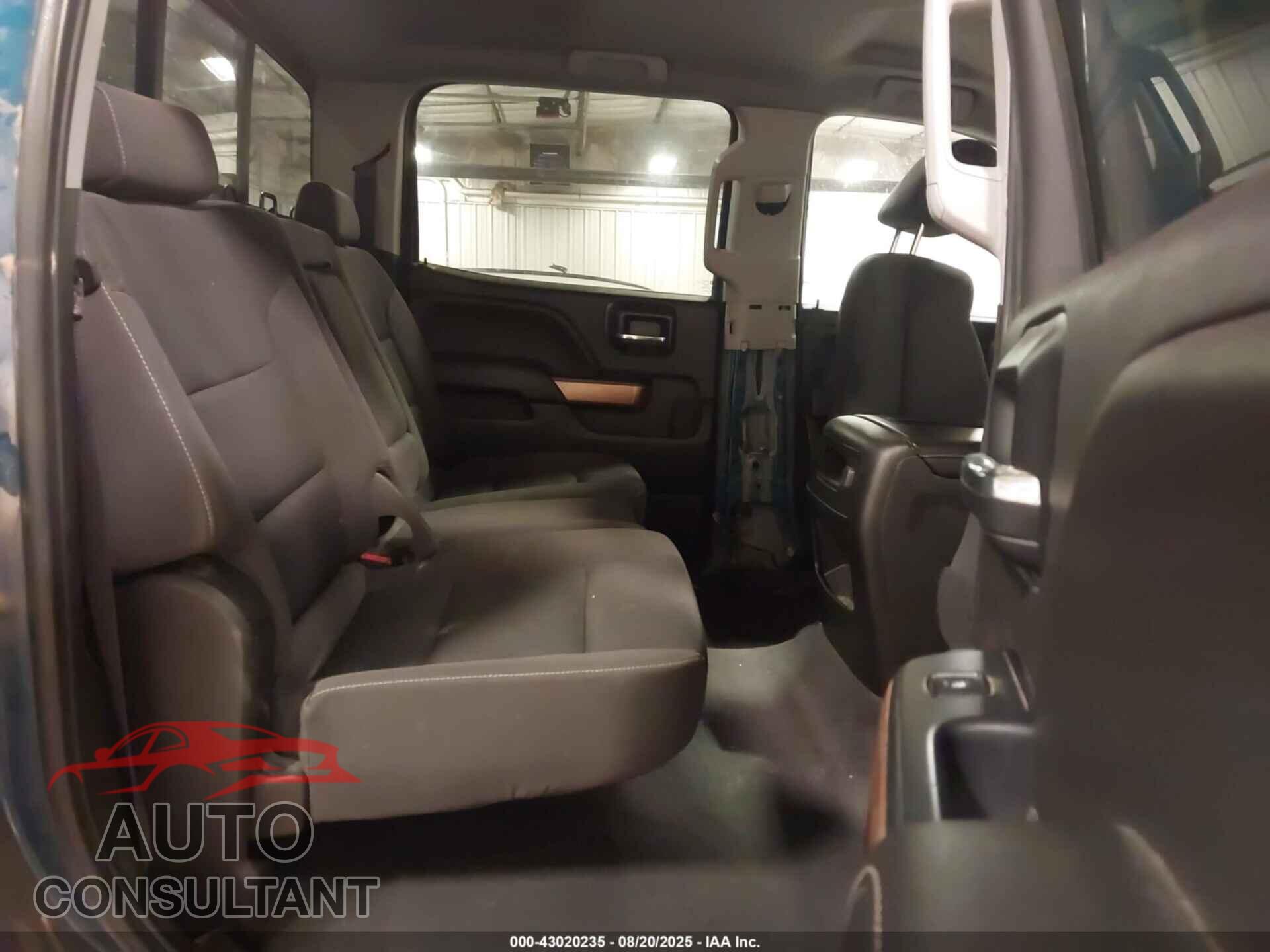 CHEVROLET SILVERADO 1500 2018 - 3GCUKSEC4JG524002
